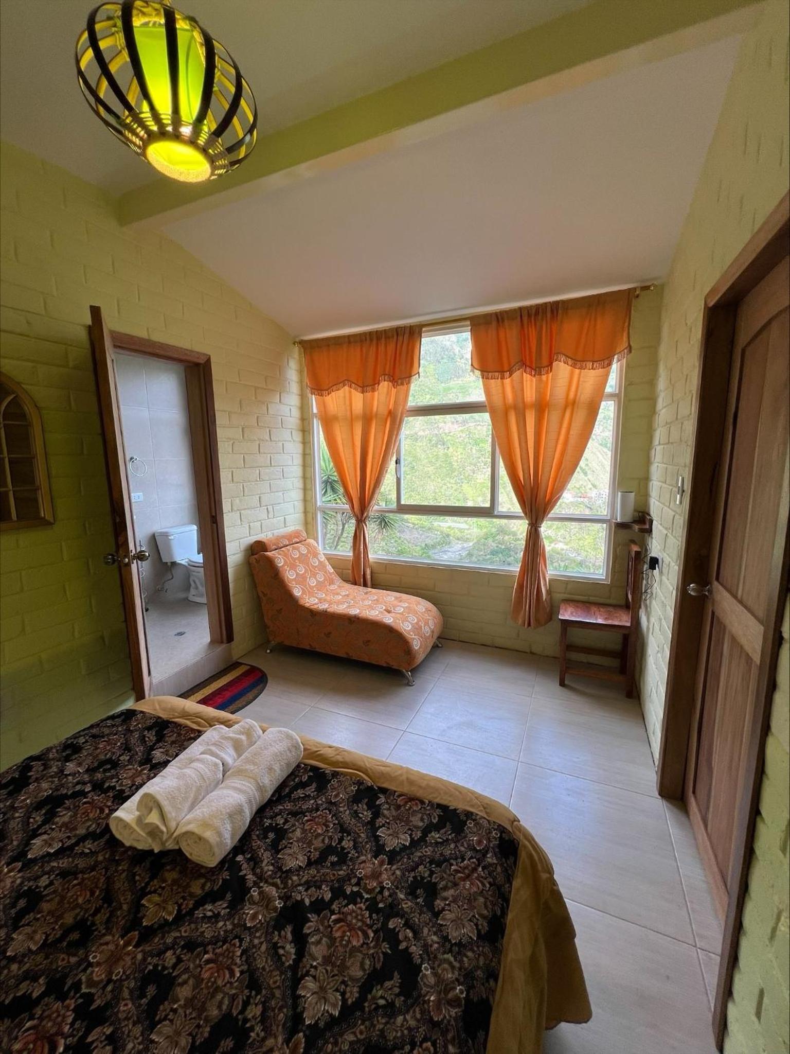Habitación privada con terraza panorámica, cocina, parqueadero