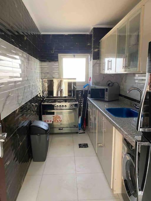 Chic 1-BR Retreat in Giza Center view 5