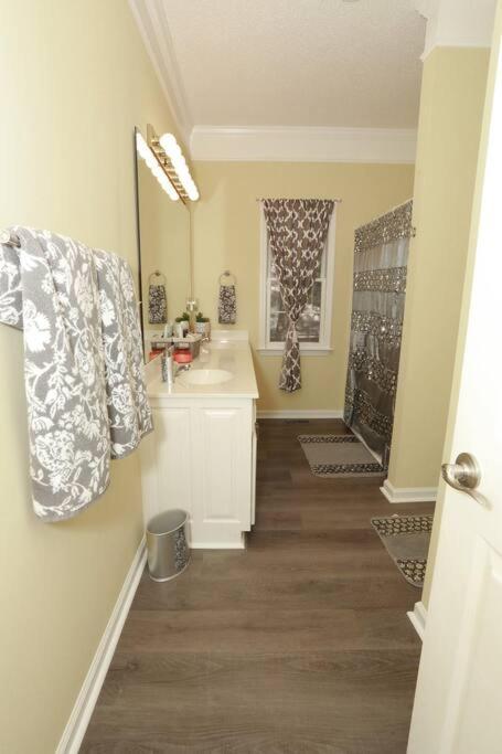 Golf community house 5-DAY MINIMUM REQUIREMENT view 2