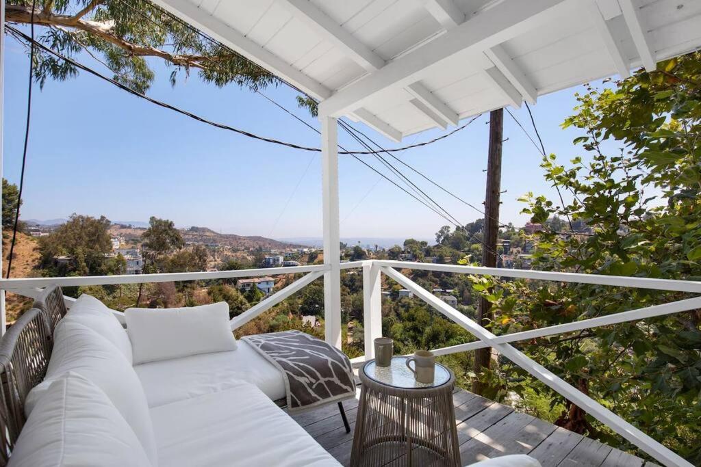 Hollywood Hills Home w Views in Laurel Canyon