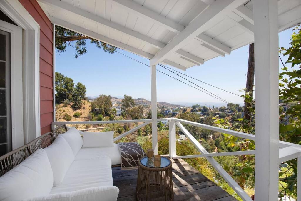 Hollywood Hills Home w Views in Laurel Canyon