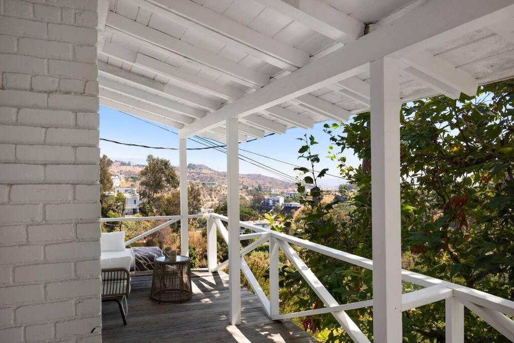 Hollywood Hills Home w Views in Laurel Canyon