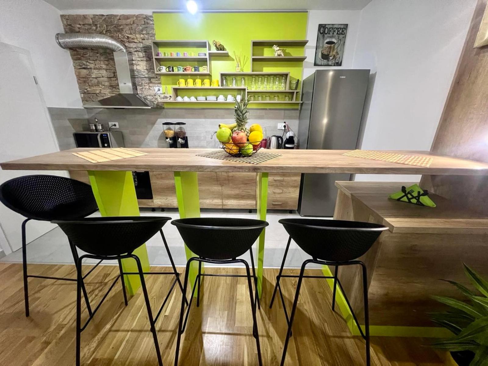 Green Apartment