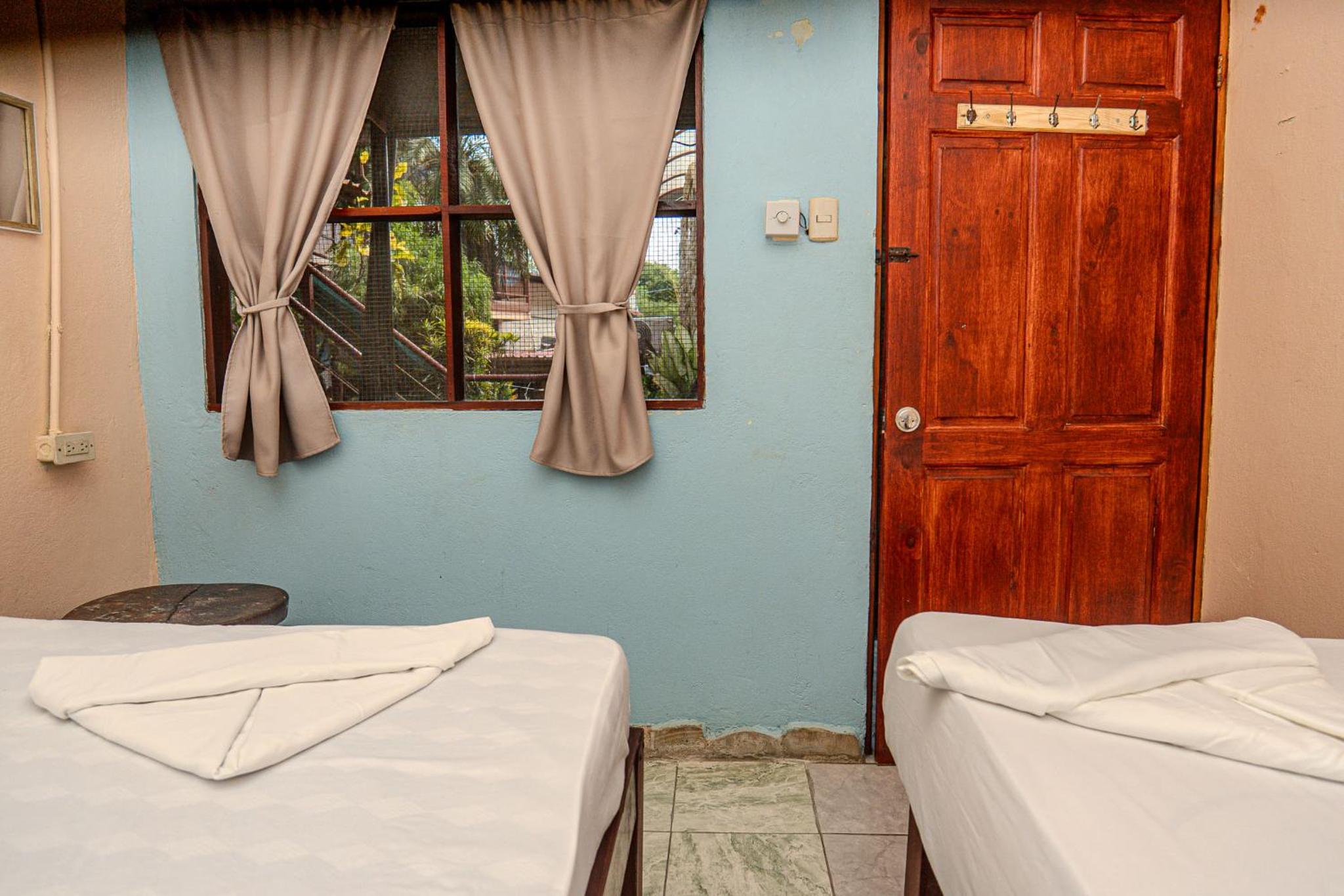 Costa Linda Art Hostel view 4