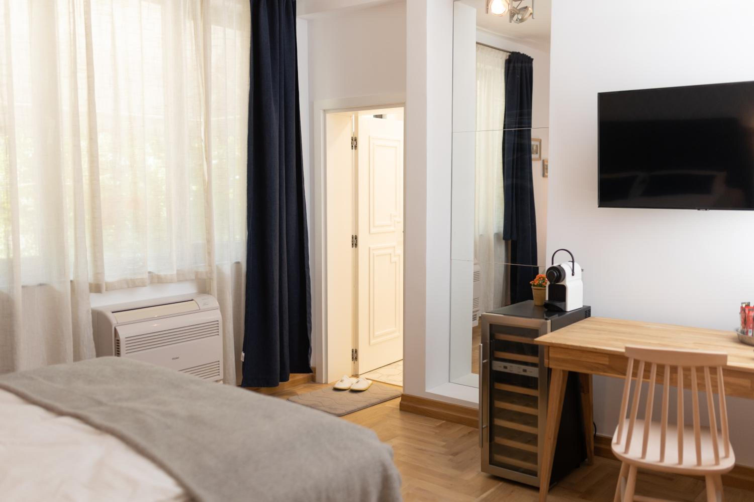 Luxury rooms 12-1