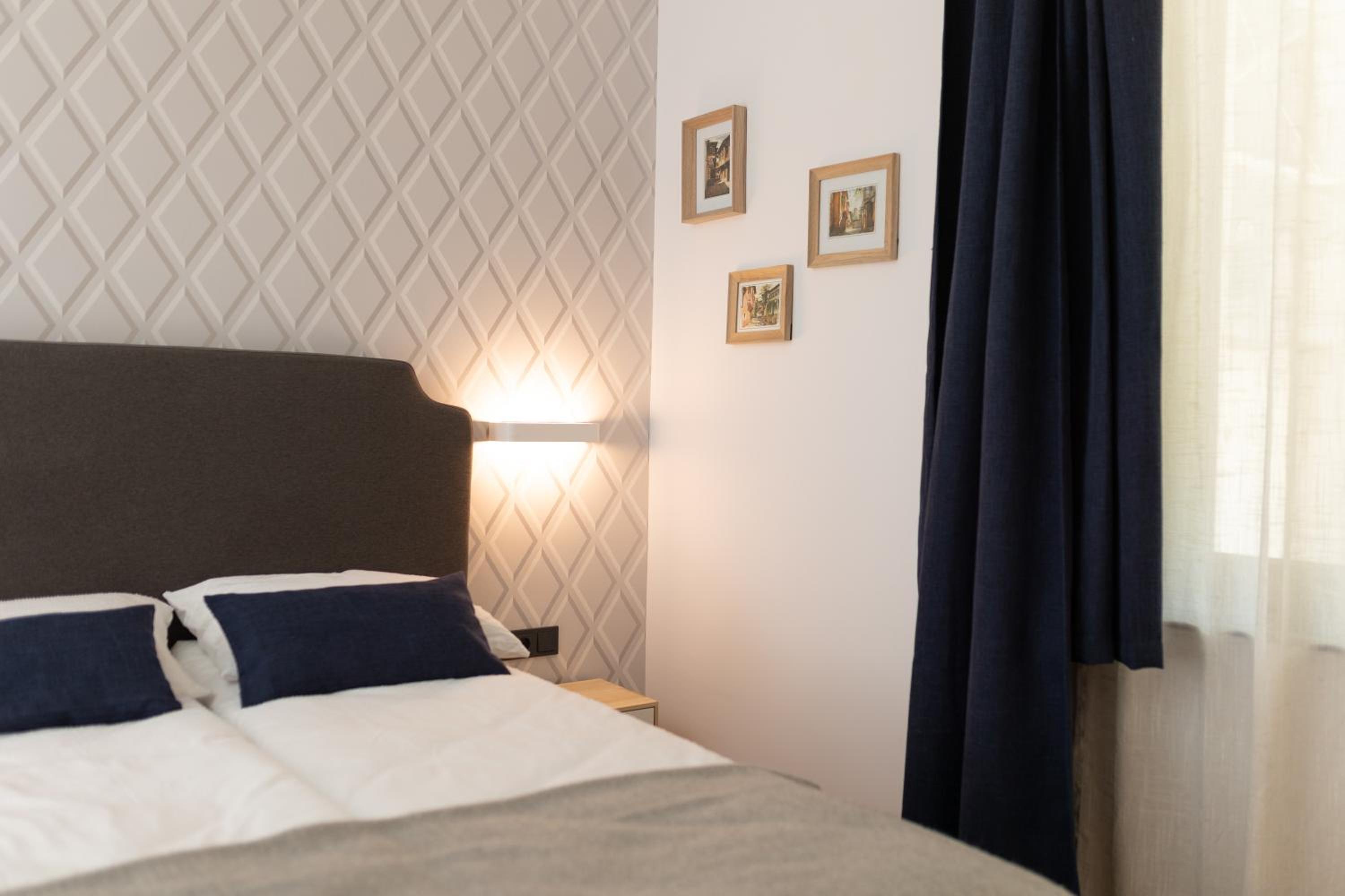 Luxury rooms 12-1