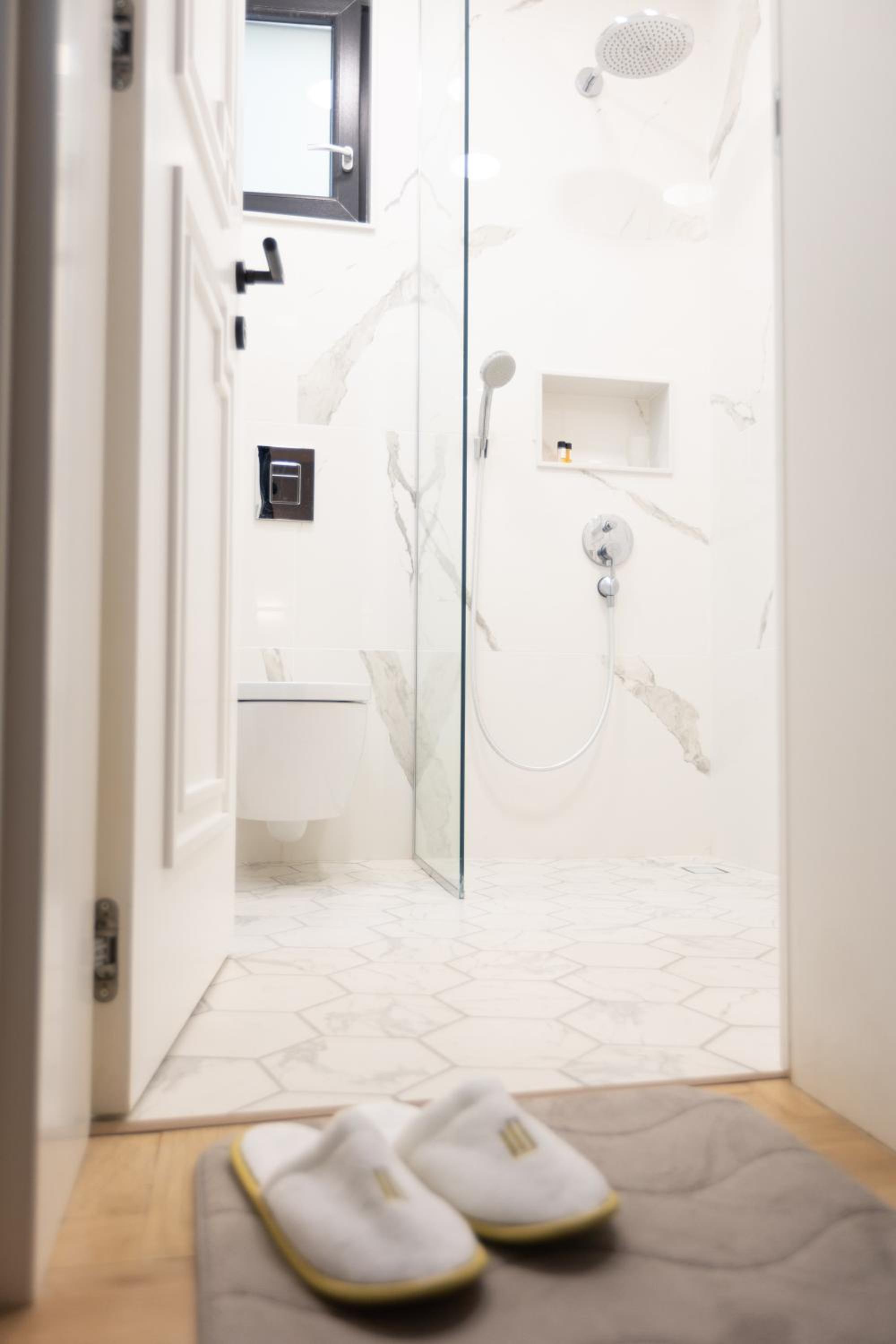 Luxury rooms 12-1