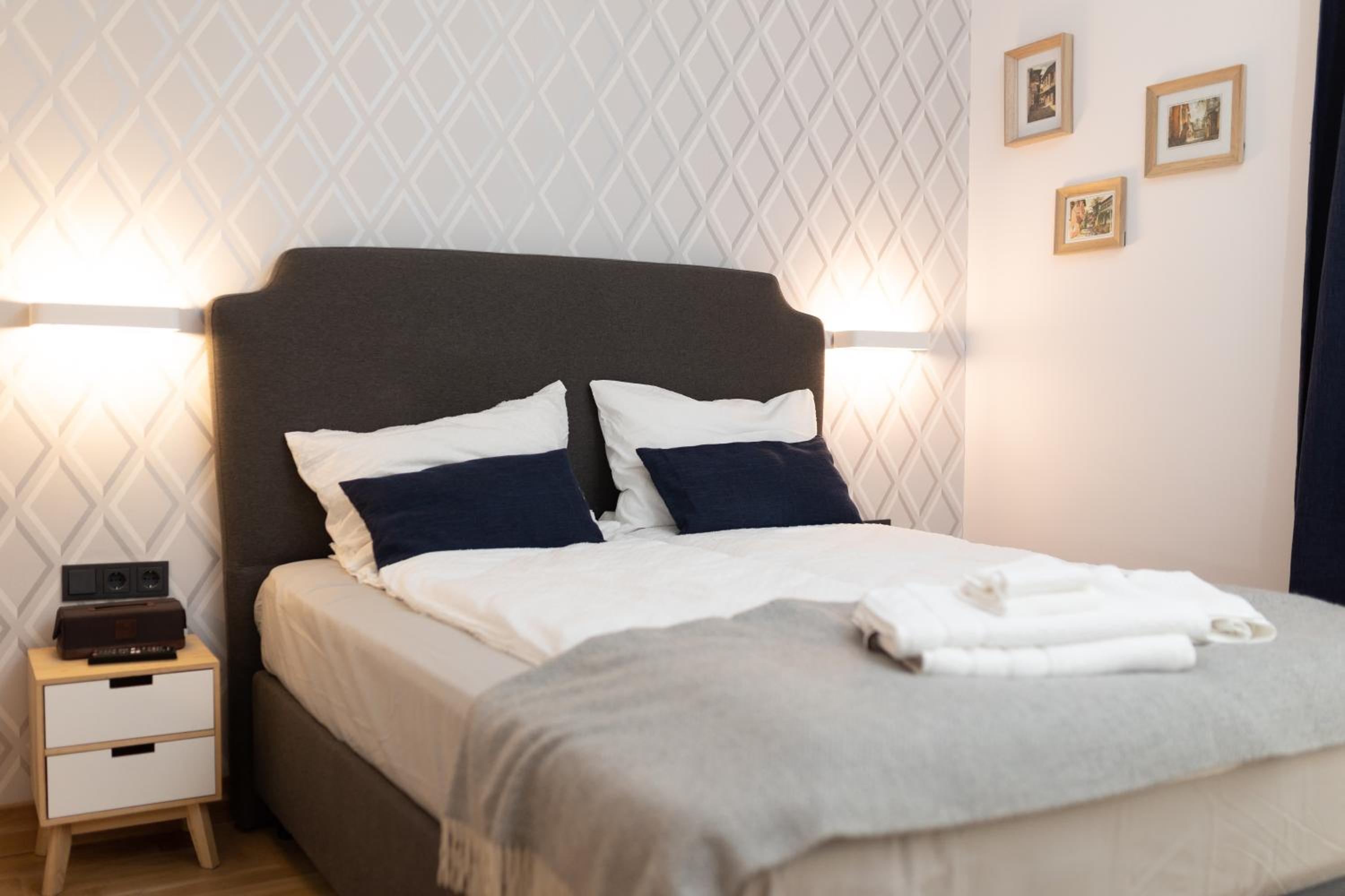 Luxury rooms 12-1