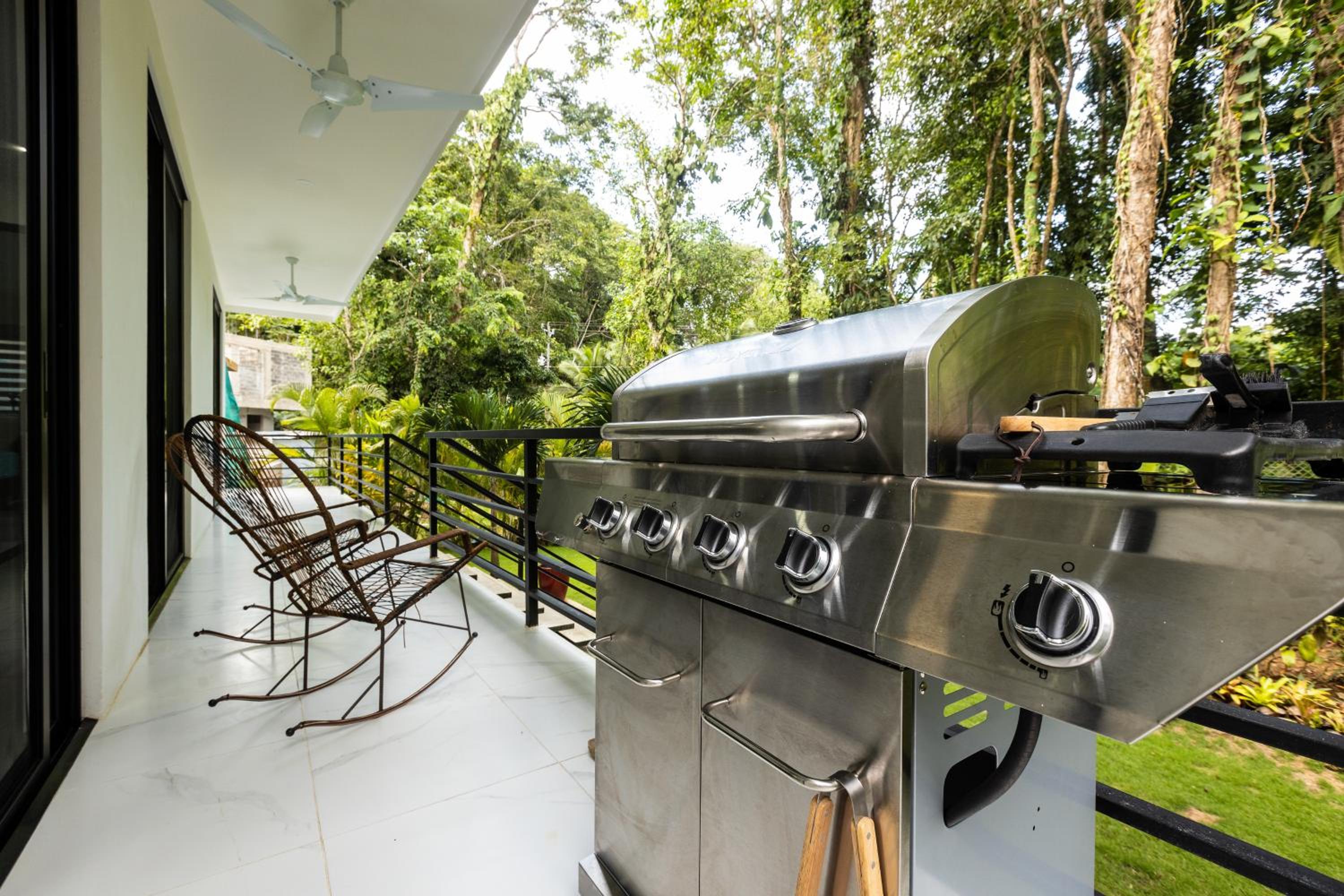 Casa Presidente (5 bed/5 bath/AC/infinity pool)