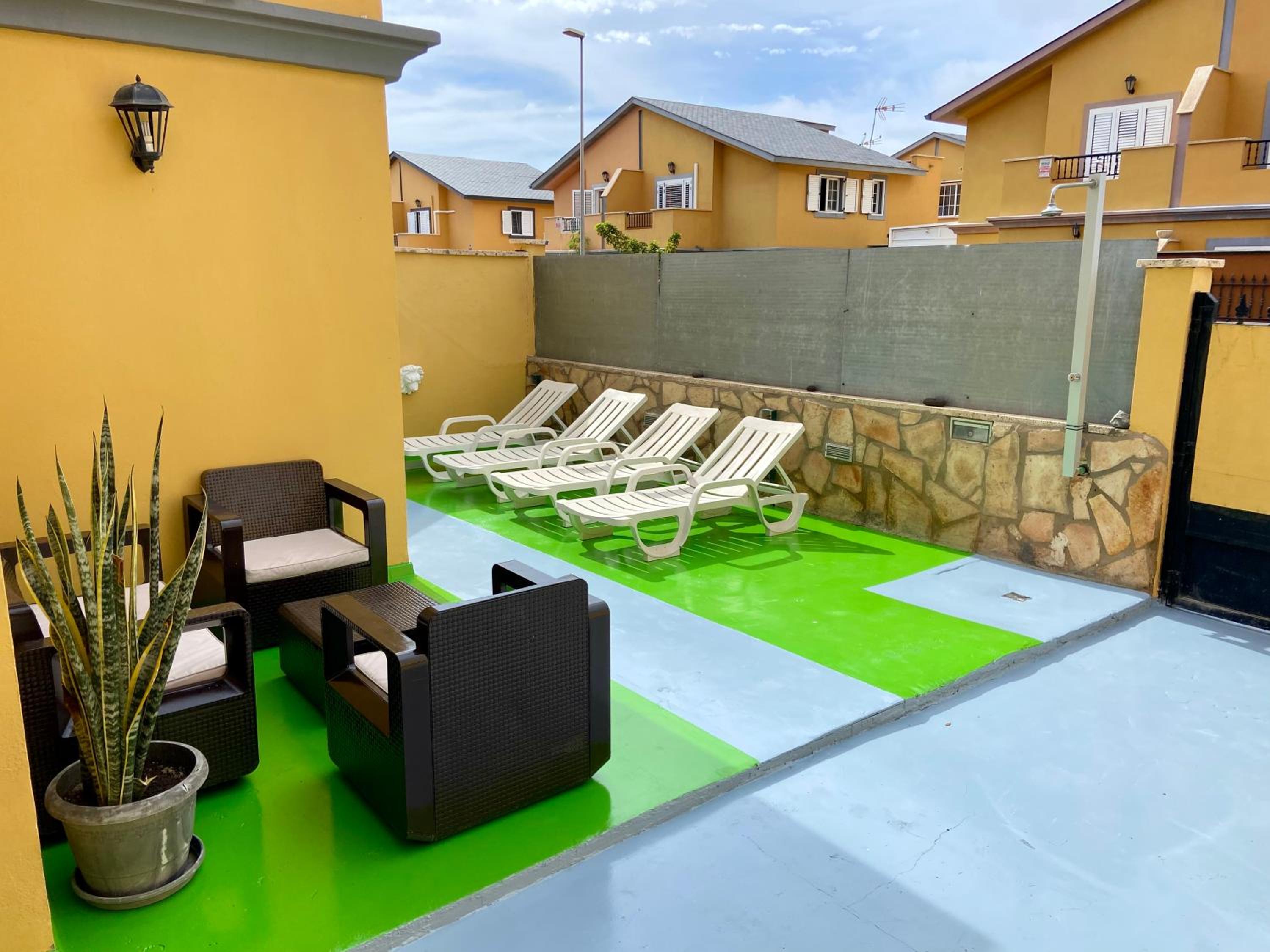 The Safe Point Residential Castillo view 4