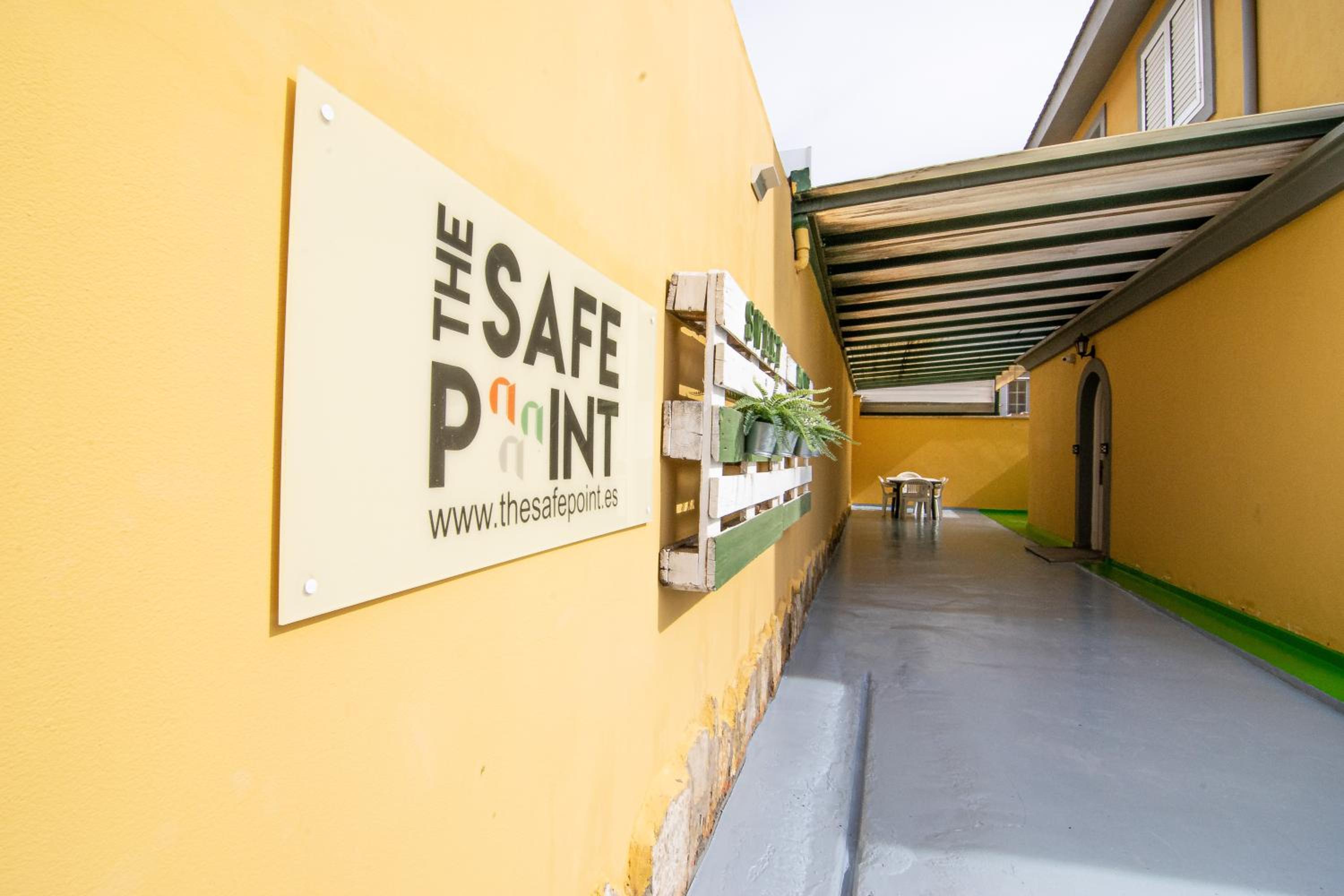 The Safe Point Residential Castillo view 2