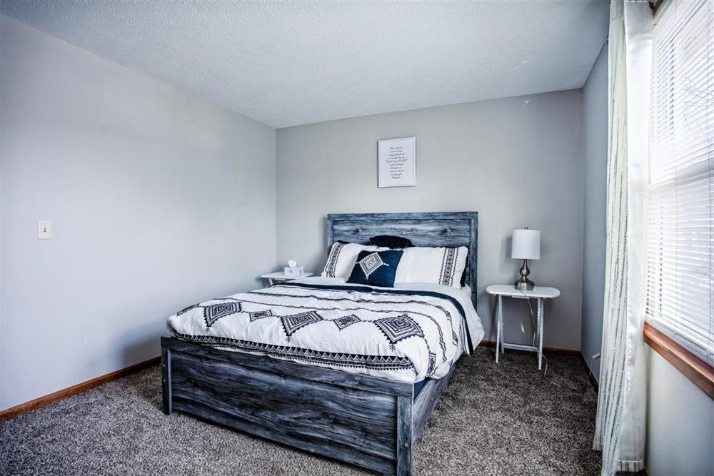 Beautiful and Cozy Olathe Home. - Property Image 48