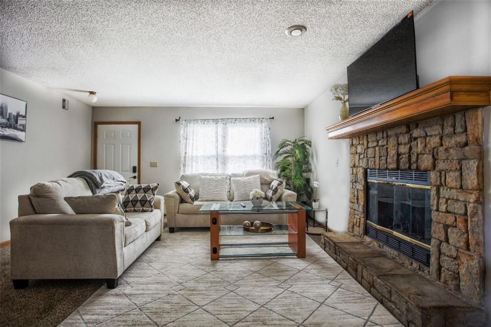 Beautiful and Cozy Olathe Home. - Property Image 44