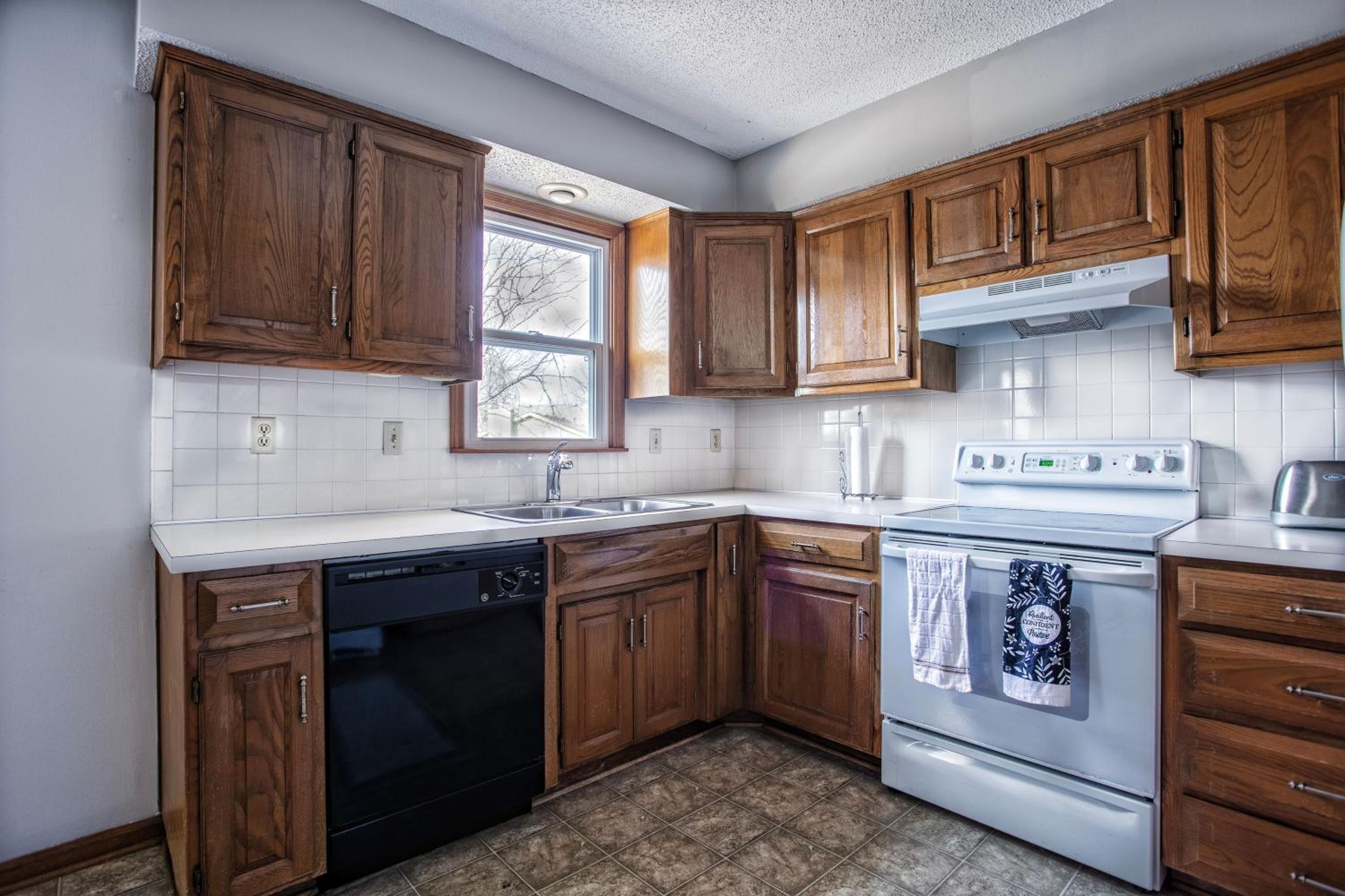 Beautiful and Cozy Olathe Home. - Property Image 10