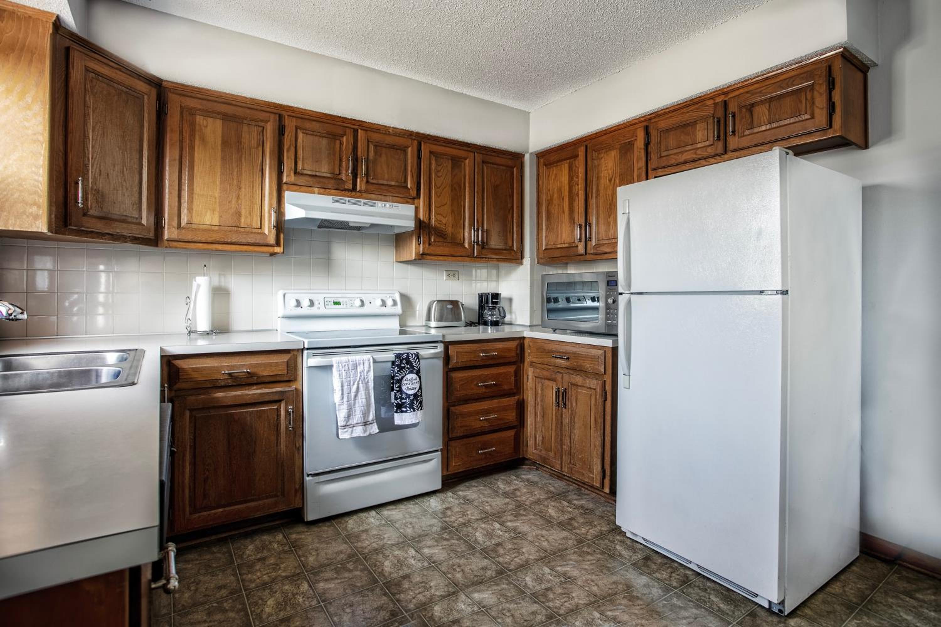 Beautiful and Cozy Olathe Home. - Property Image 13