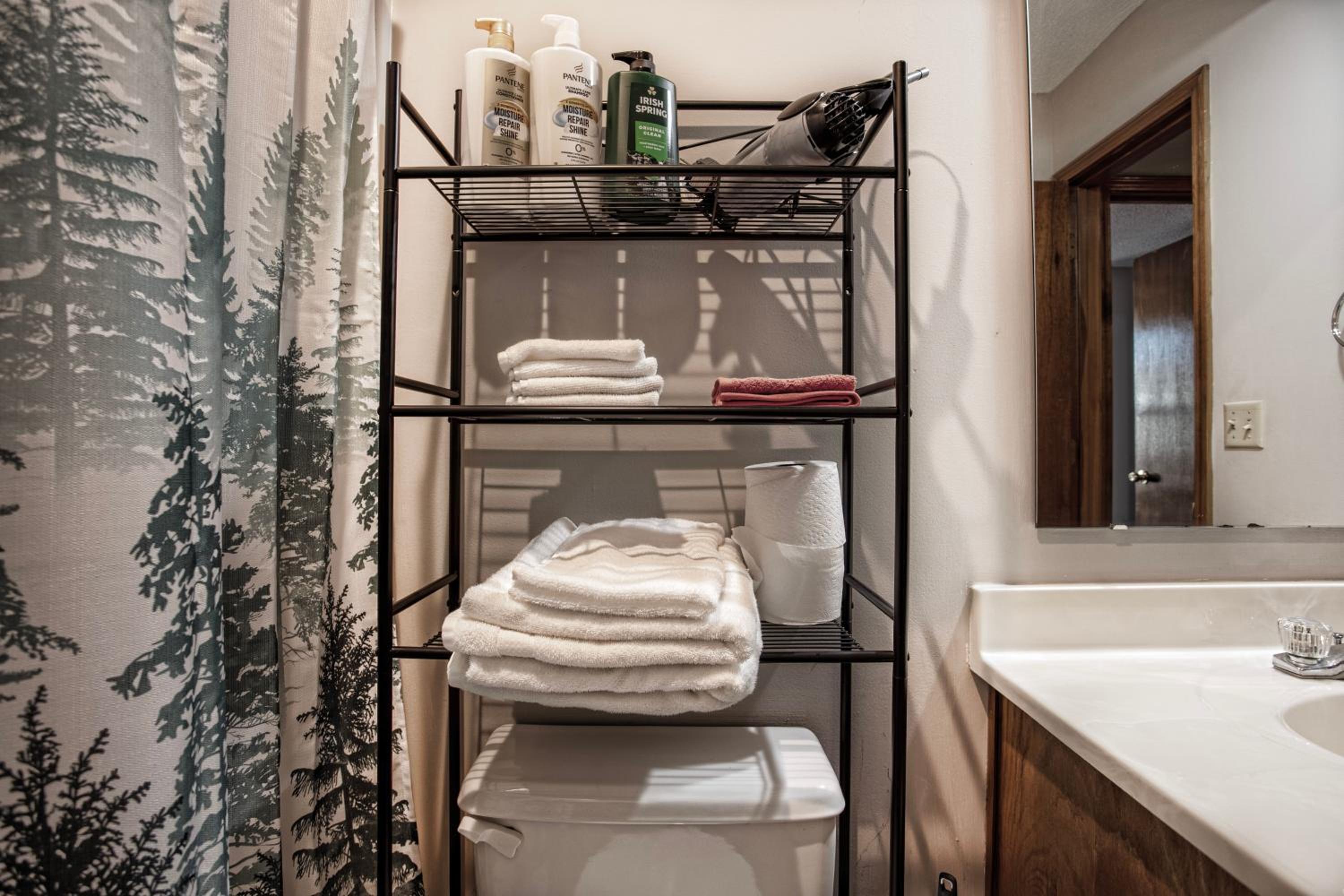 Beautiful and Cozy Olathe Home. - Property Image 25