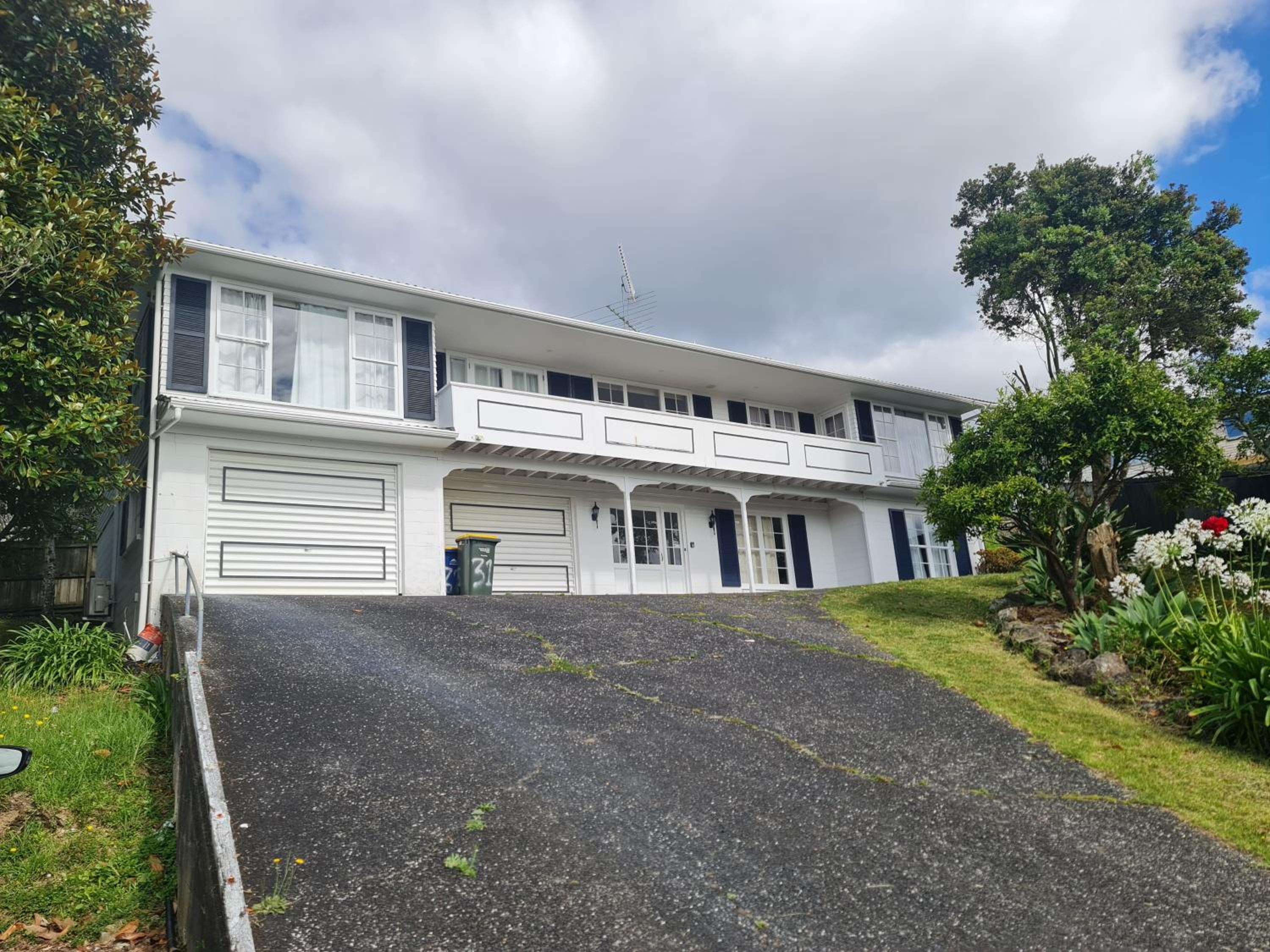 Hillcrest Villa