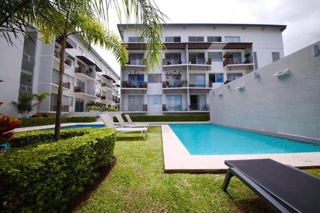 Condo Tranquilo, Cómodo y Moderno en Santa Ana