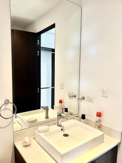 Condo Tranquilo, Cómodo y Moderno en Santa Ana