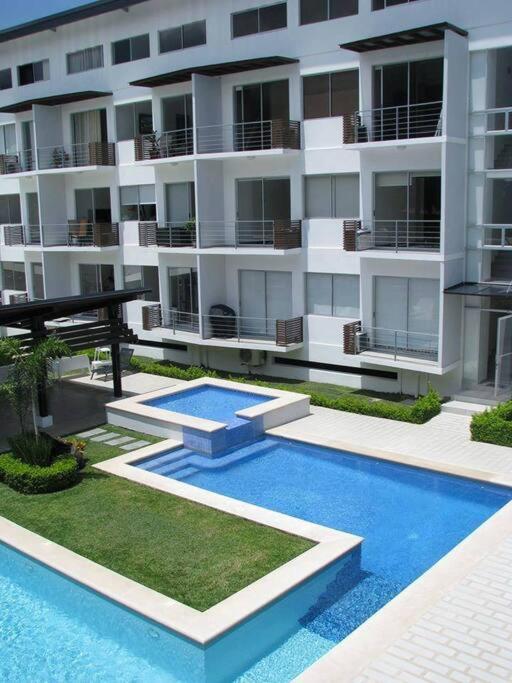 Condo Tranquilo, Cómodo y Moderno en Santa Ana