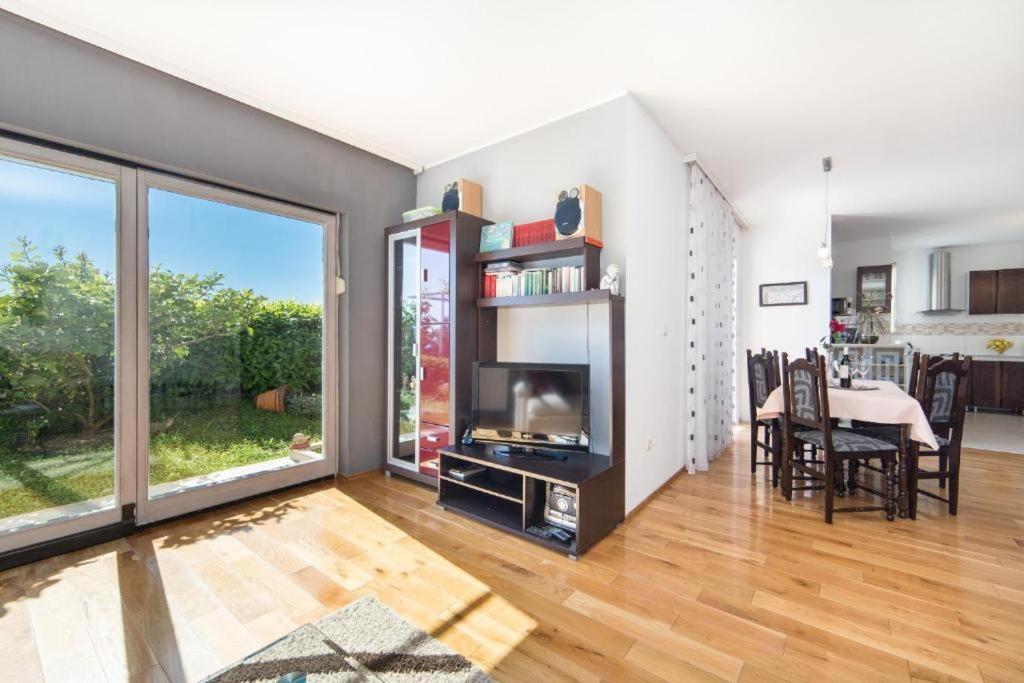 Apartment Ela with private jacuzzi view 5