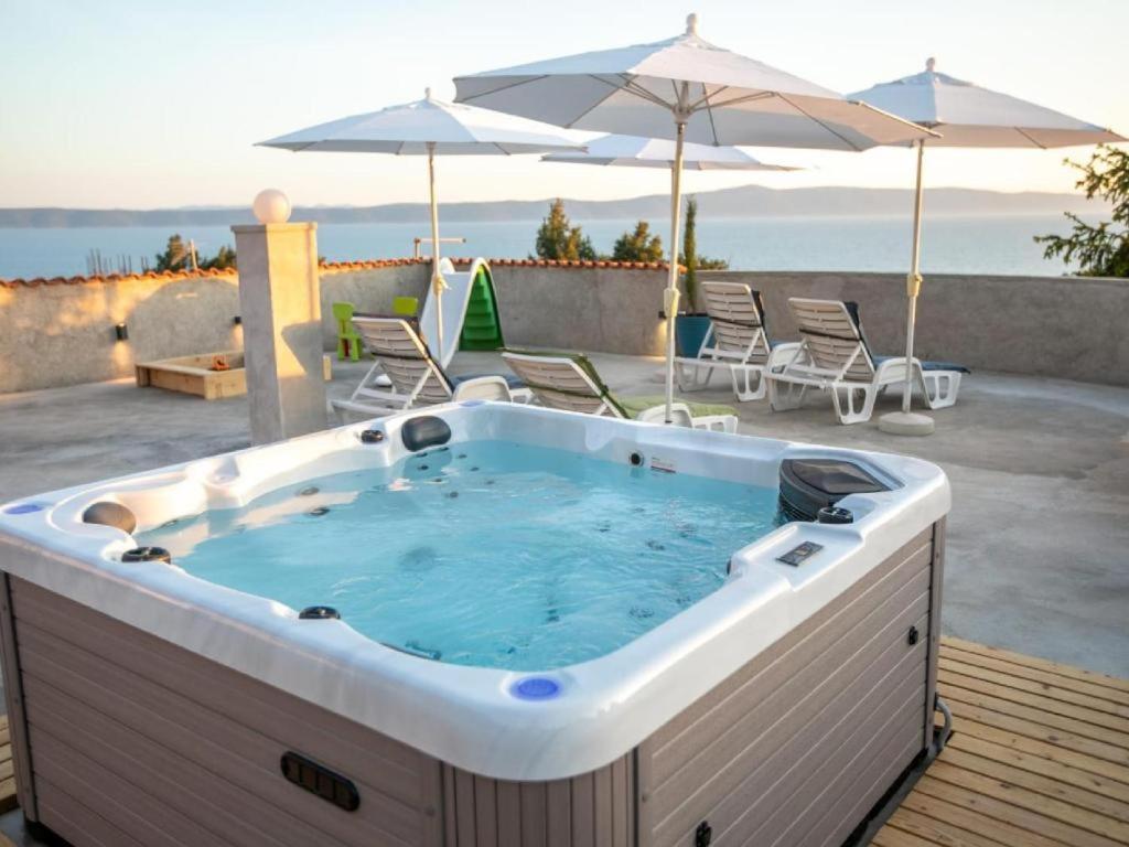 Apartment Ela with private jacuzzi view 4
