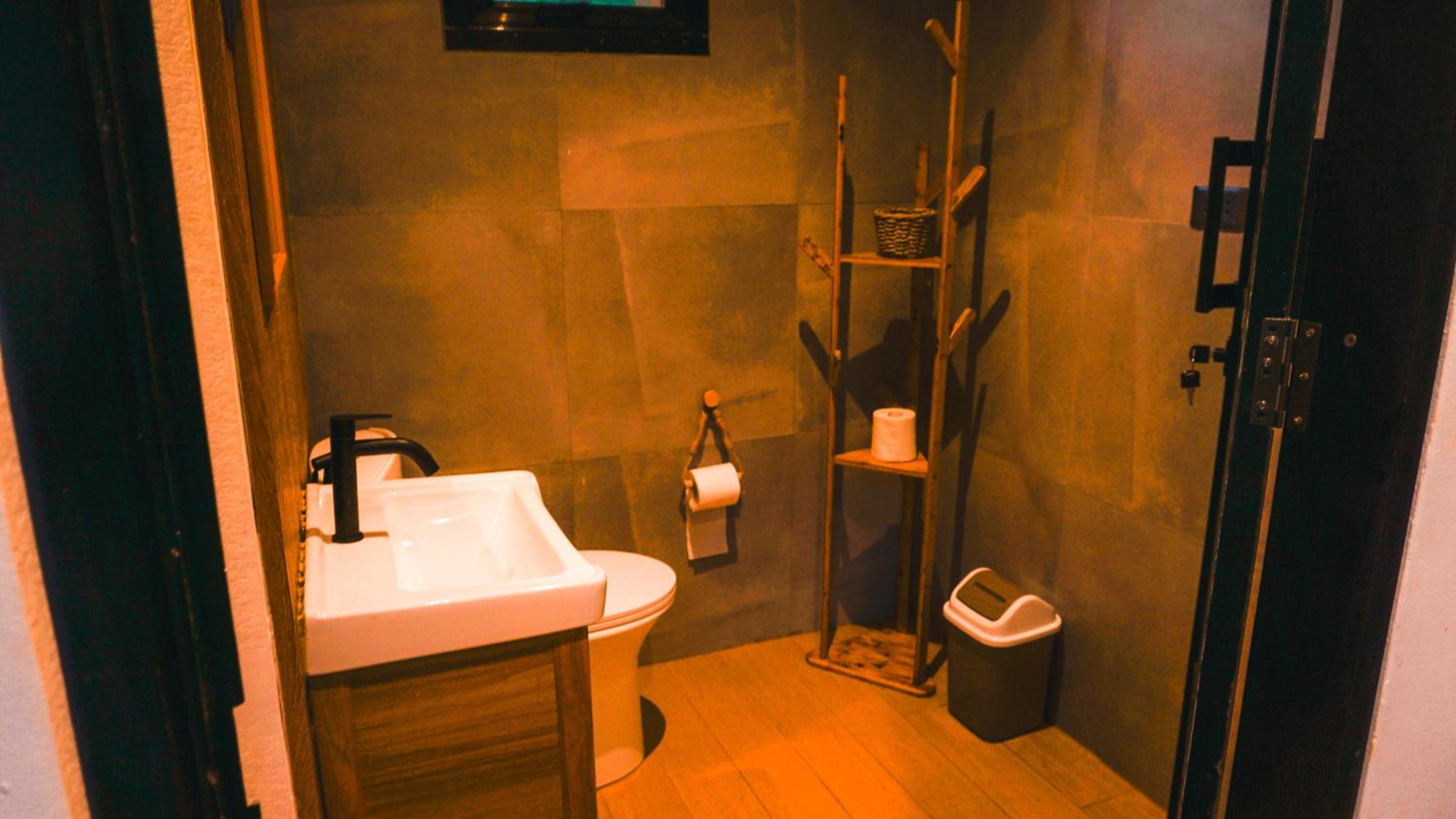 Photo 9