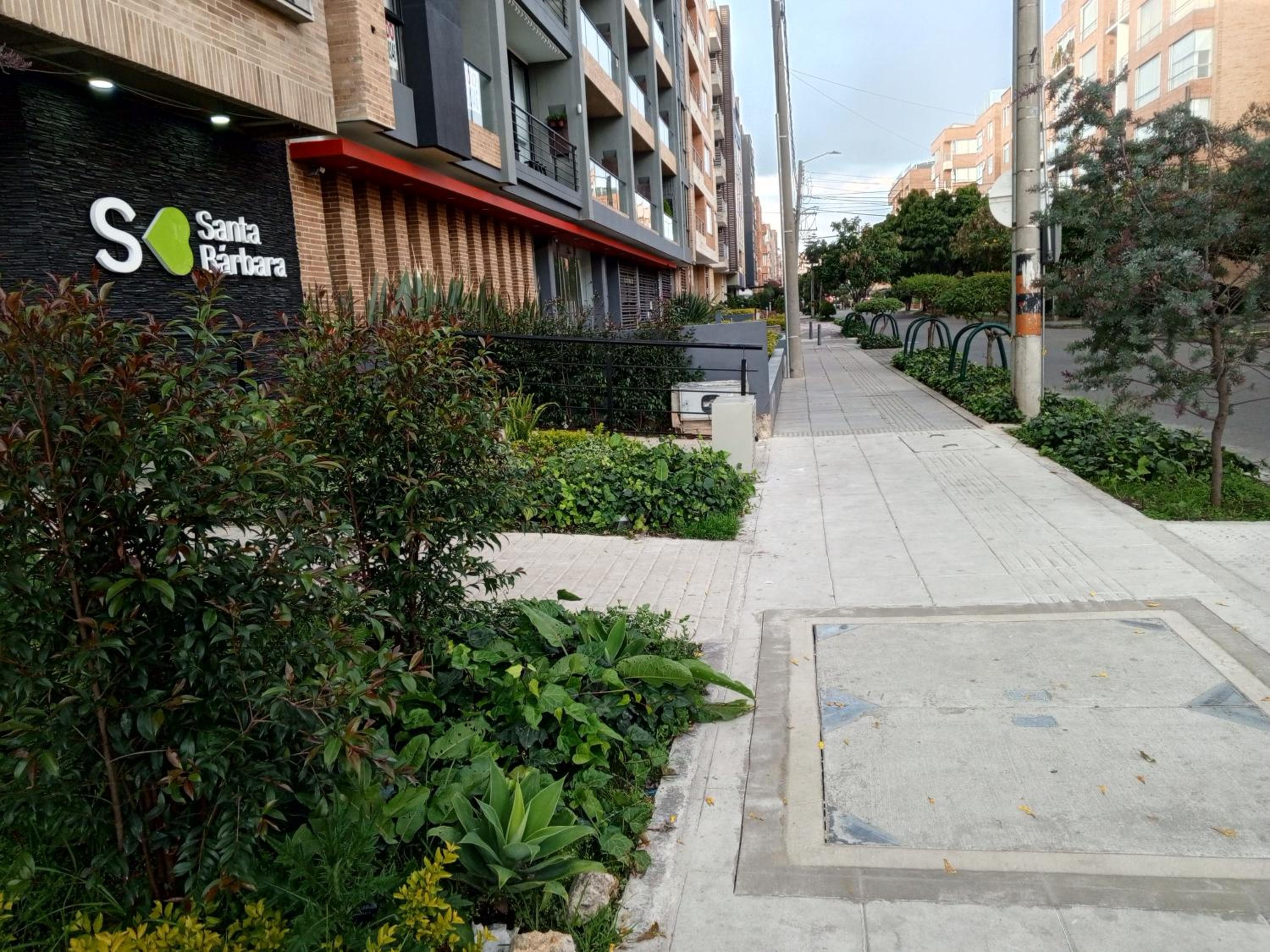Soul Santa Bárbara, Top location, Caminando al Centro Comercial Unicentro, Suite de 20mts2, Cómoda cama Queen Size, Netflix y Wifi de fibra óptica con Cowo