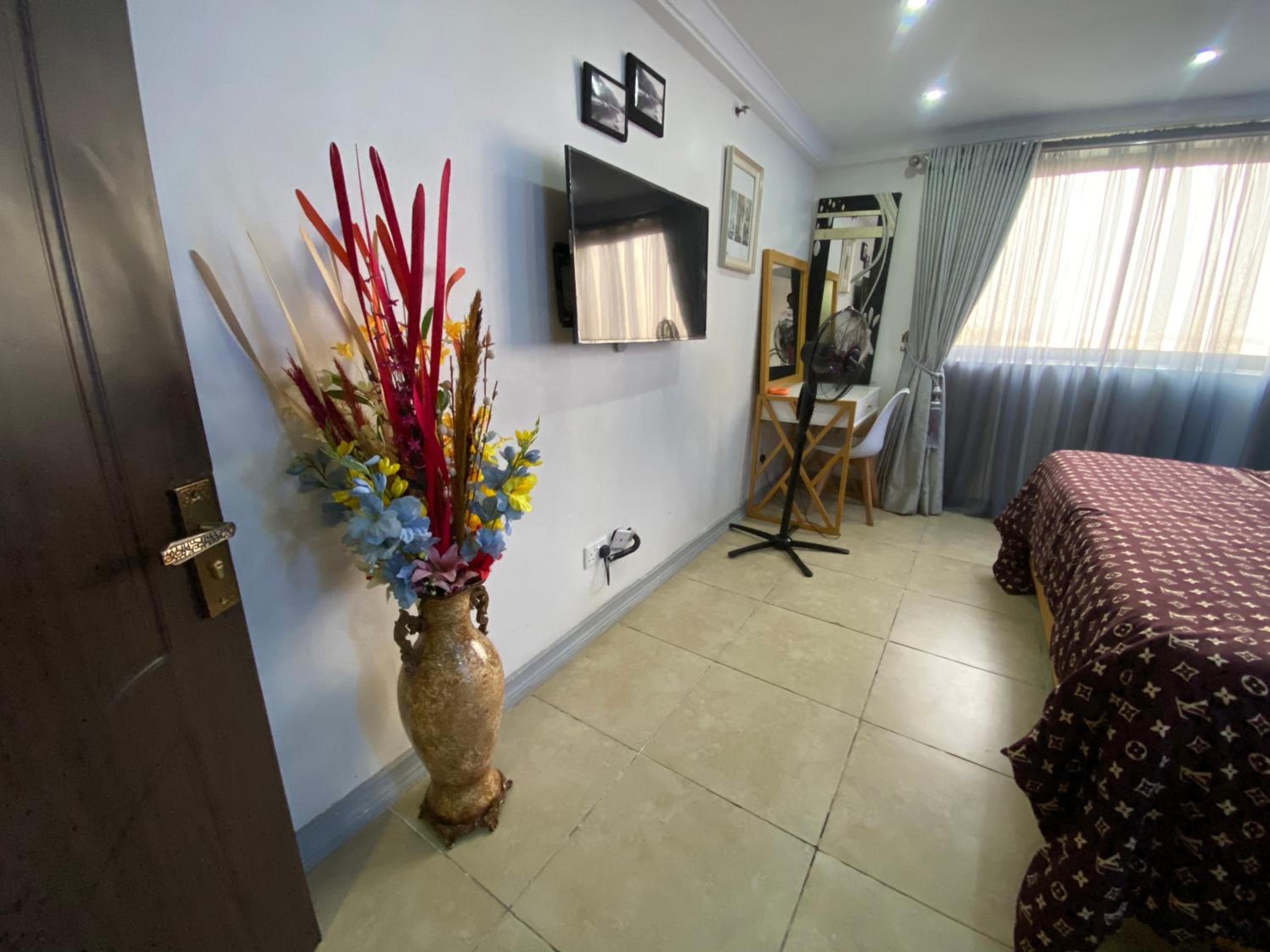 Luxury 2 Bedroom Apartment, Lagos, Nigeria view 5