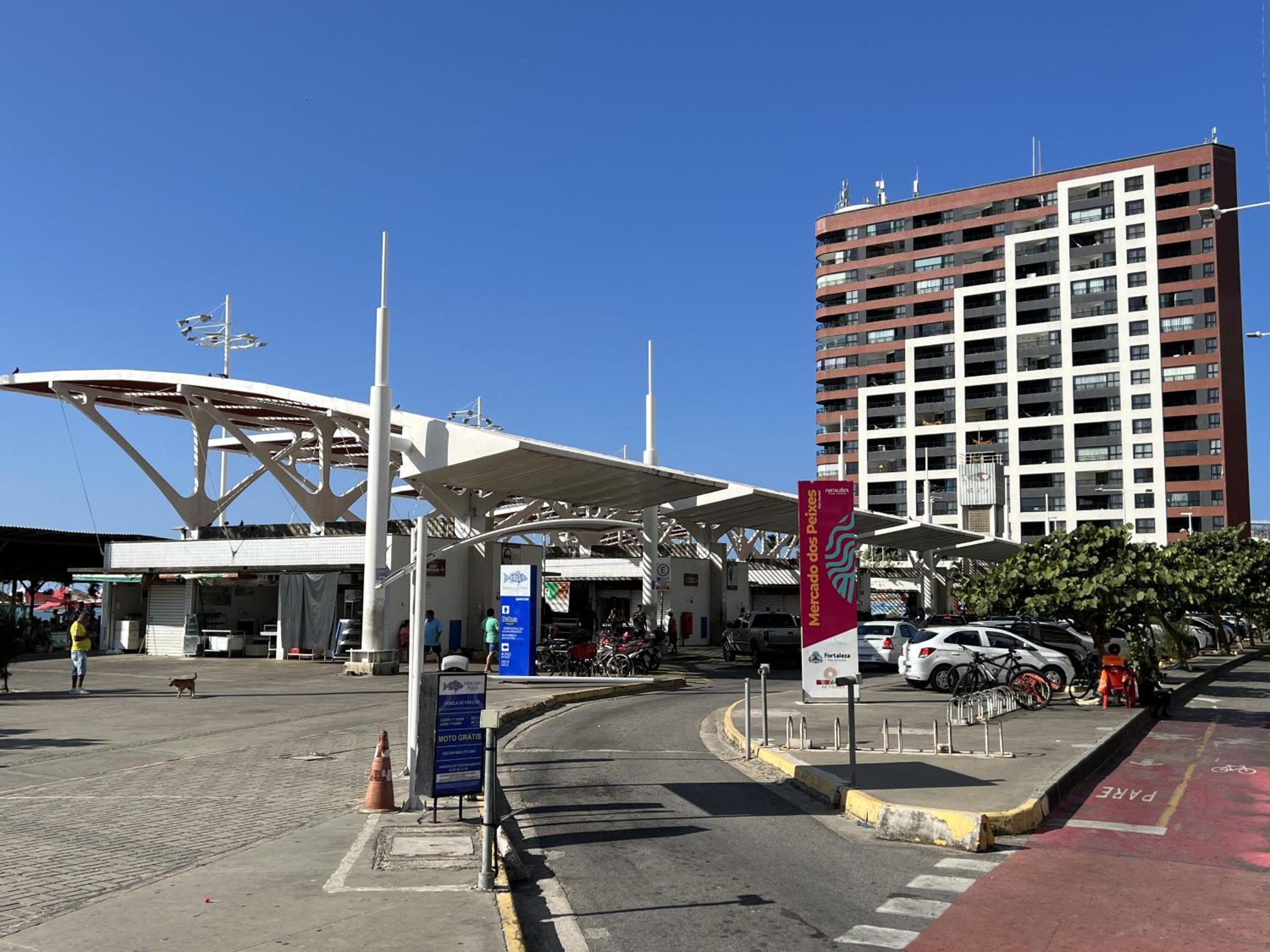 Particular Iate Plaza