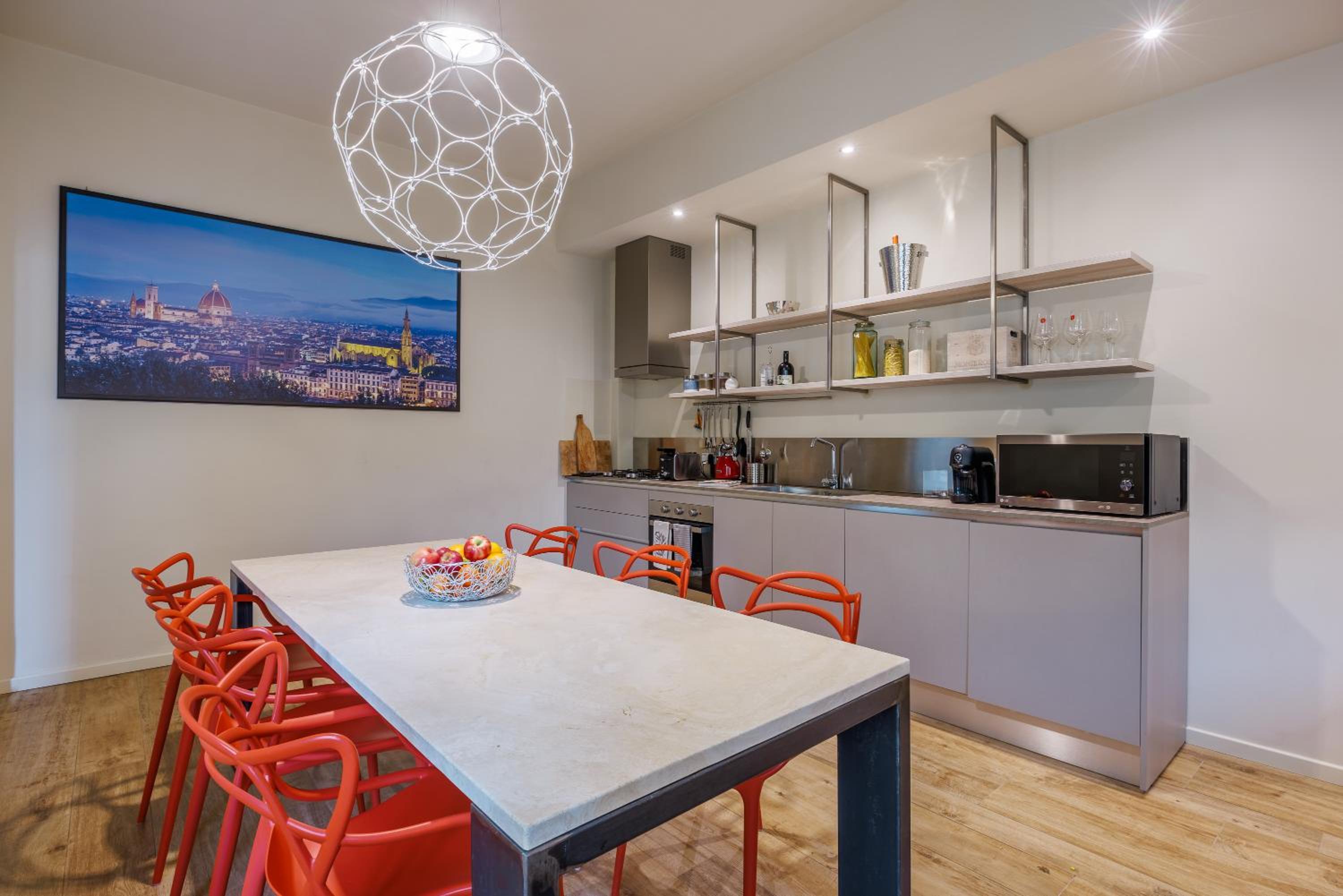 Lucy Florence charming modern apartment near Piazza della Libertà