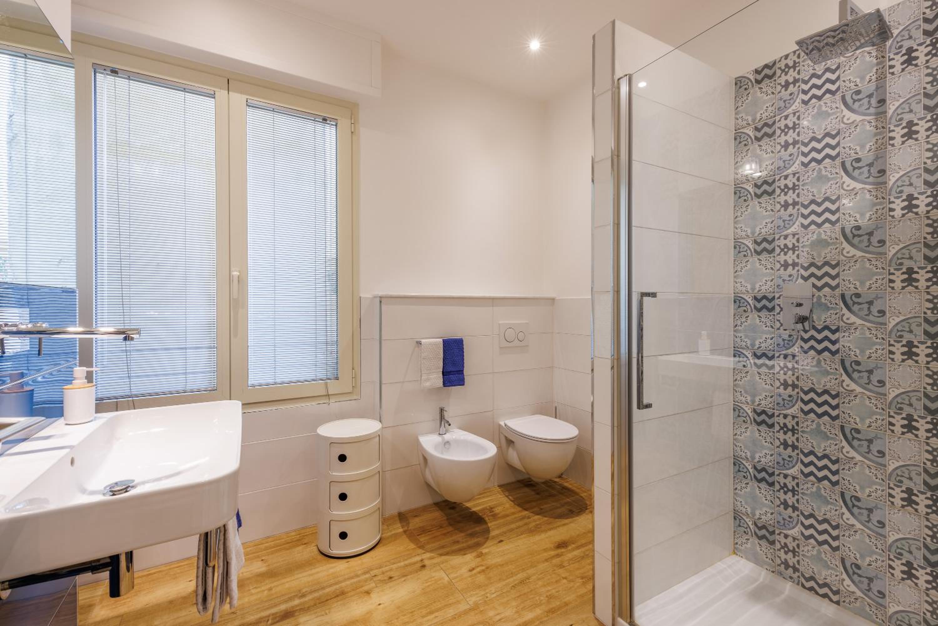 Lucy Florence charming modern apartment near Piazza della Libertà