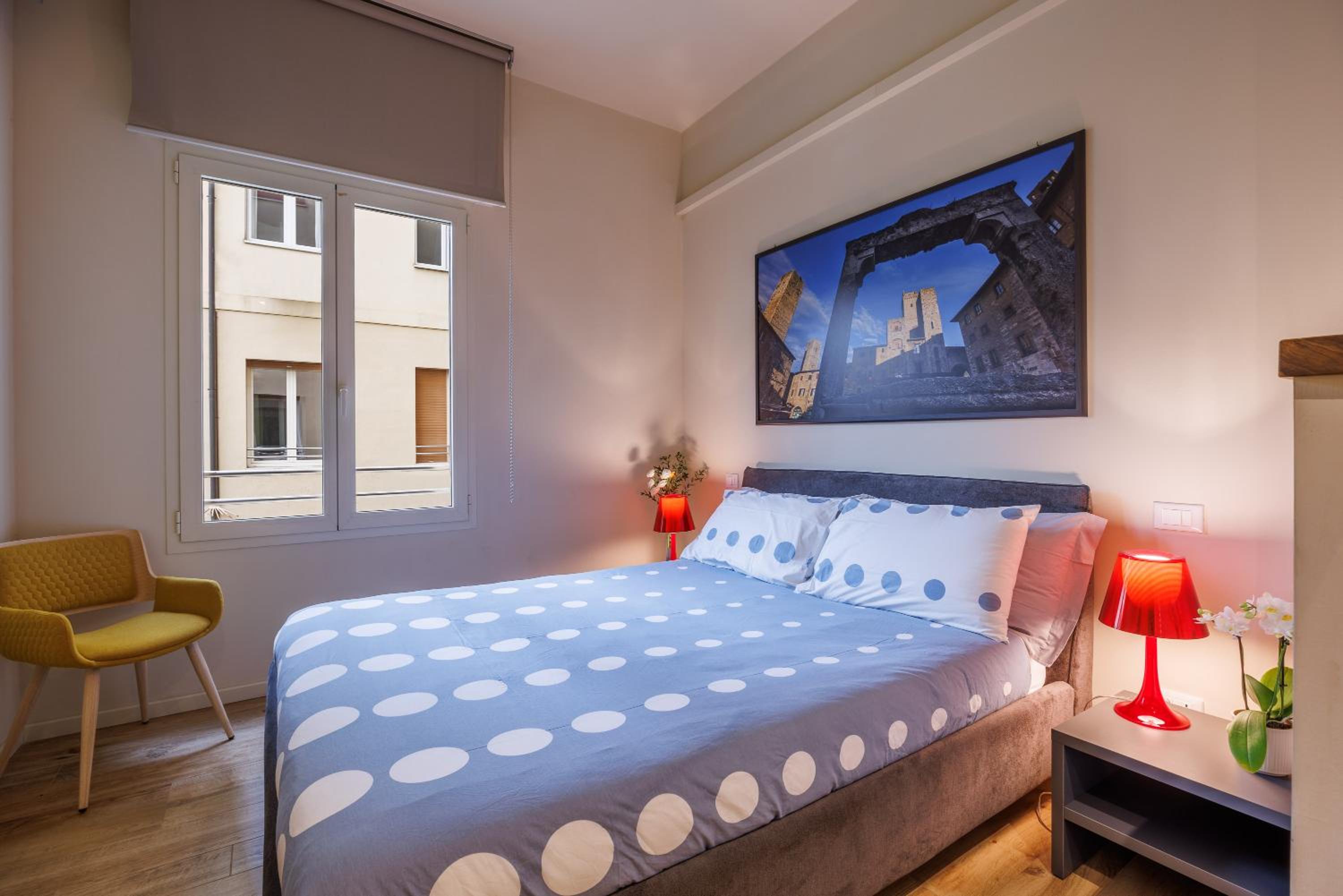 Lucy Florence charming modern apartment near Piazza della Libertà