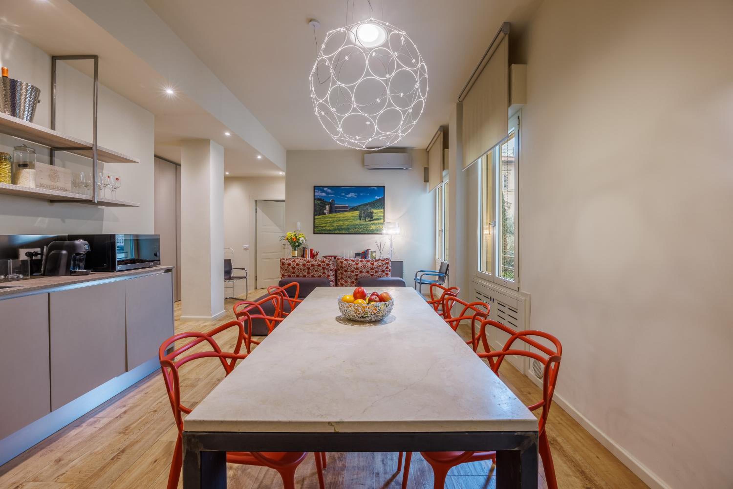 Lucy Florence charming modern apartment near Piazza della Libertà