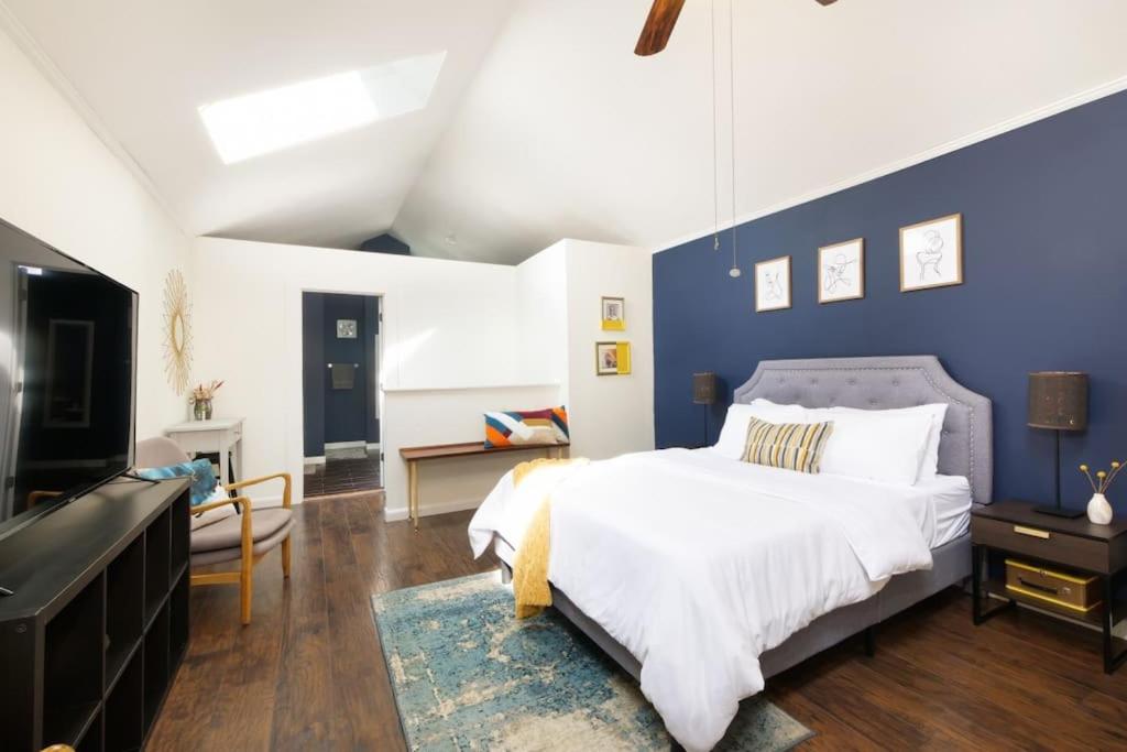 Historic Home in Ohio City Near W25! view 2