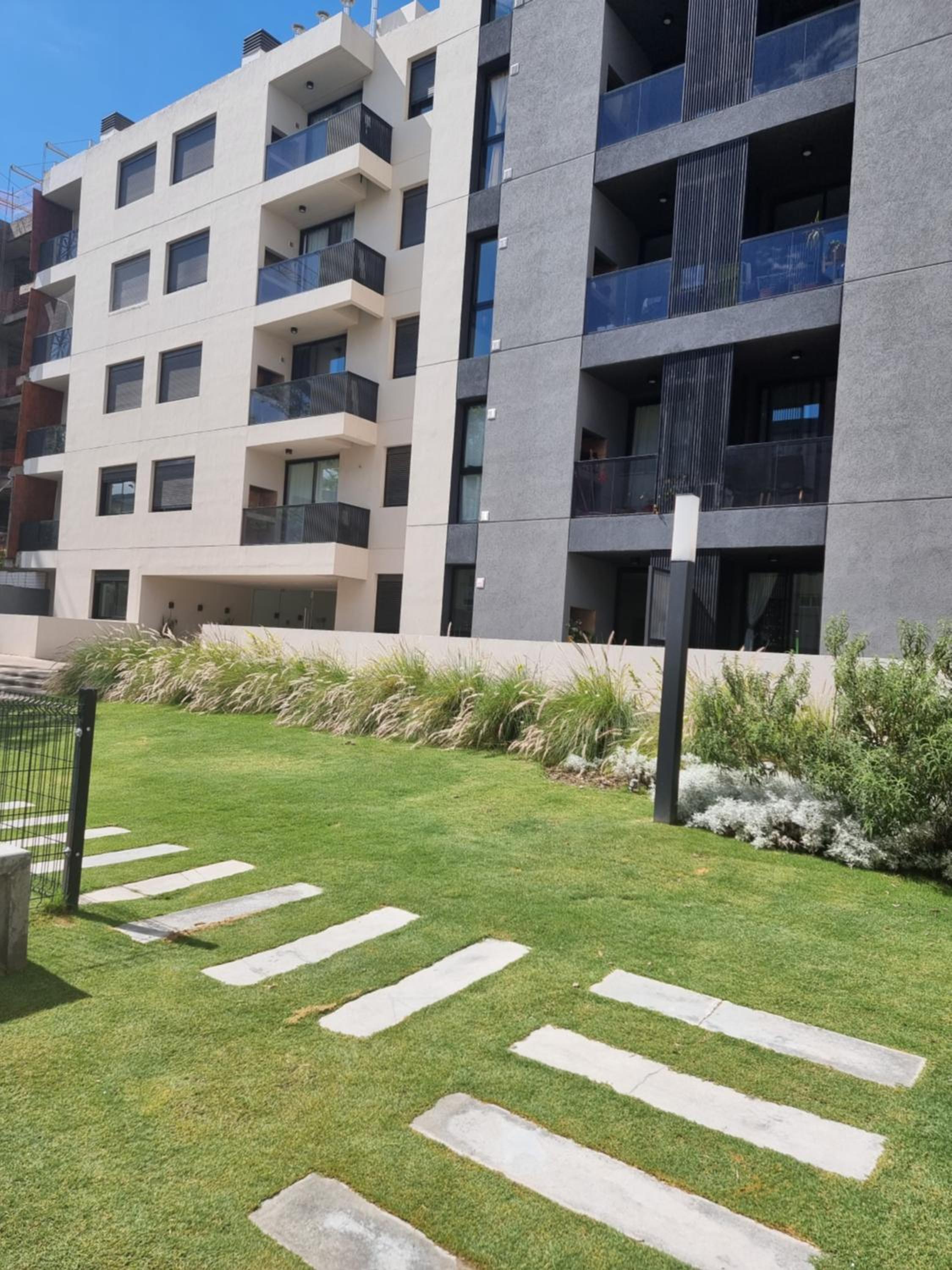 Dpto en Planta Baja Cba Cap con seguridad