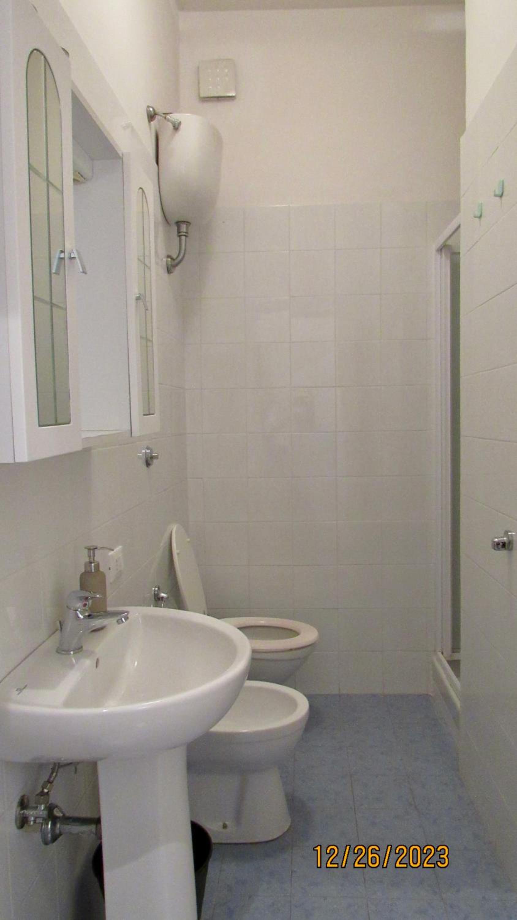 Vatican Apartment en Rome — bathroom