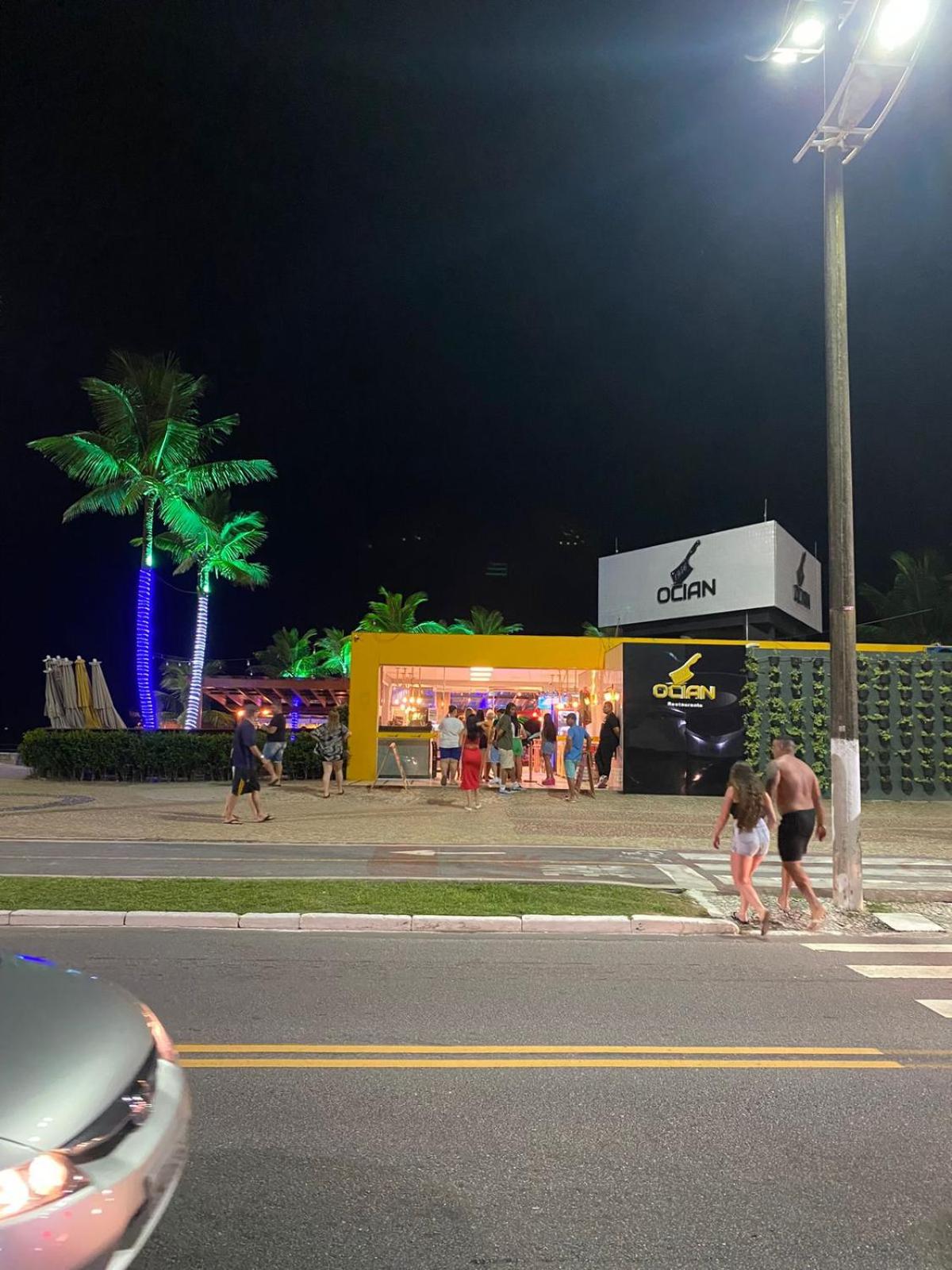 Apartamento kitnet pé na areia praia Ocian