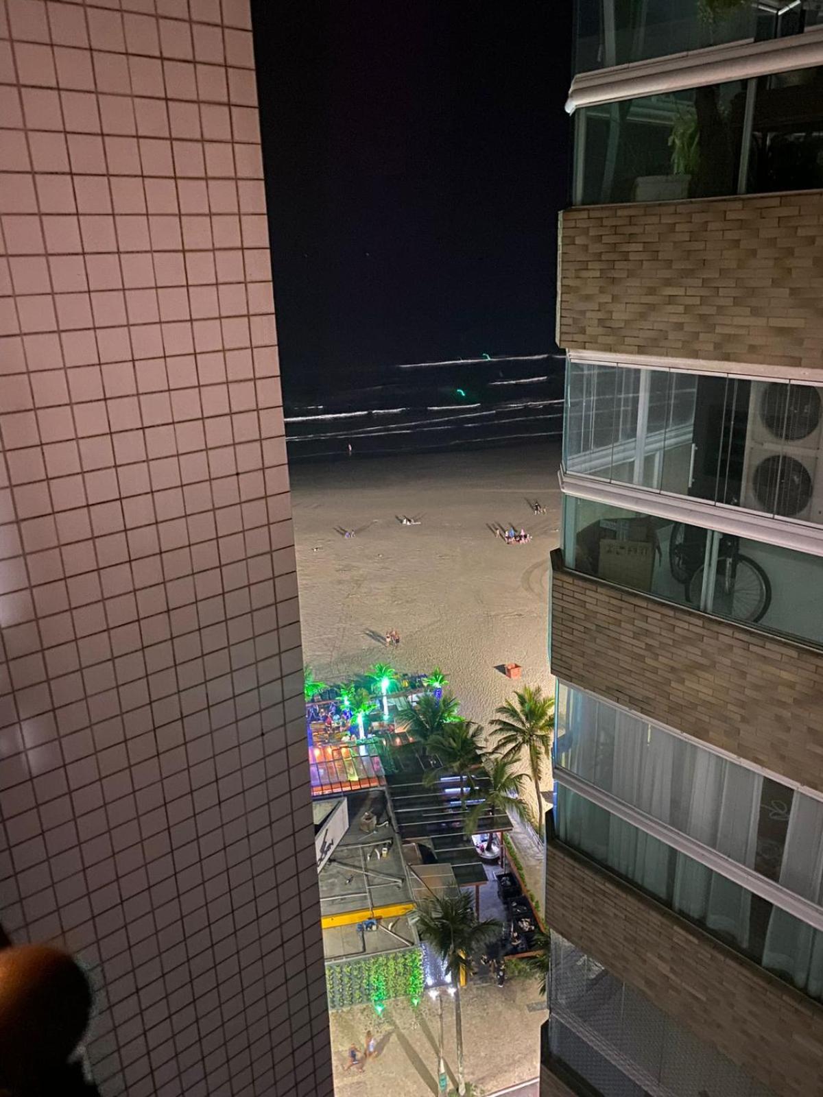 Apartamento kitnet pé na areia praia Ocian