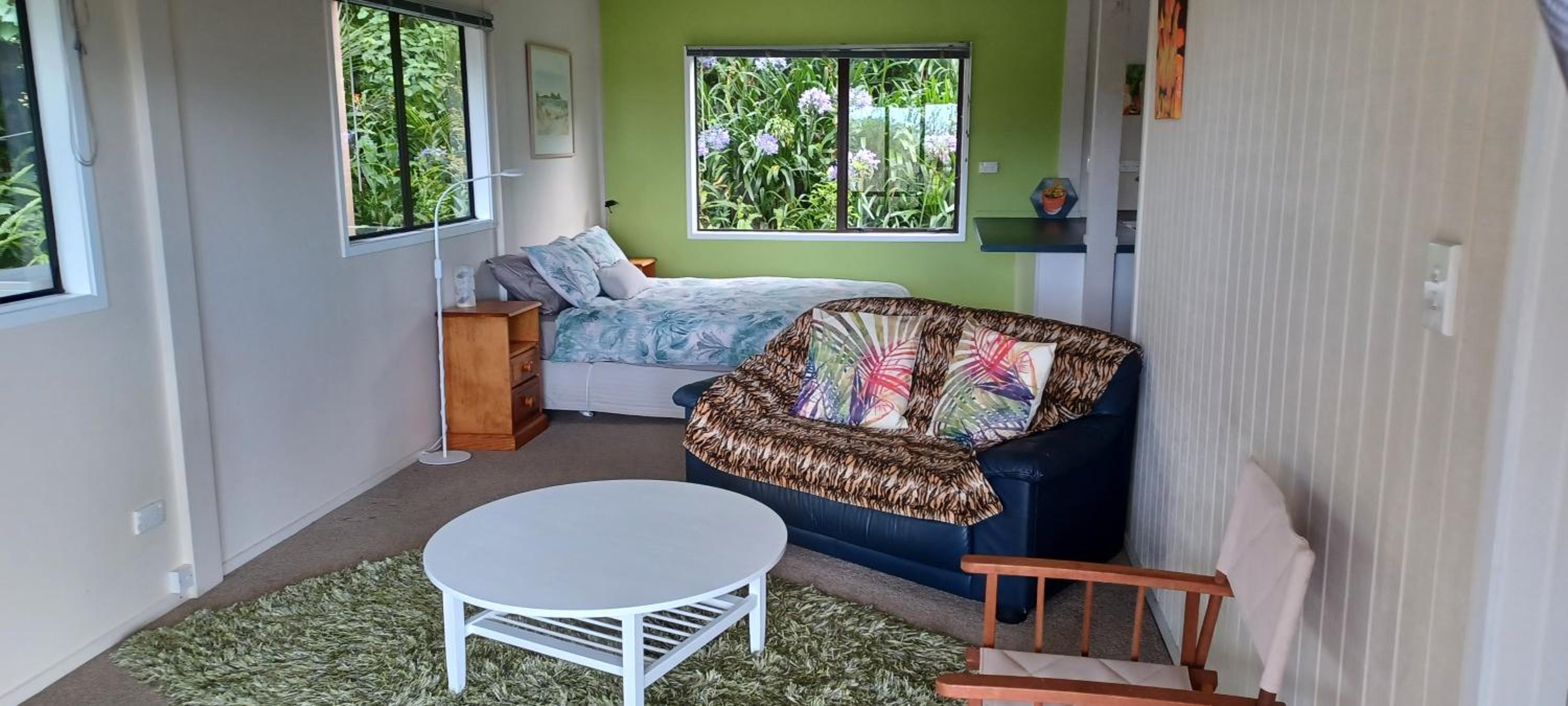 Mt Manaia View Holiday Studio view 3