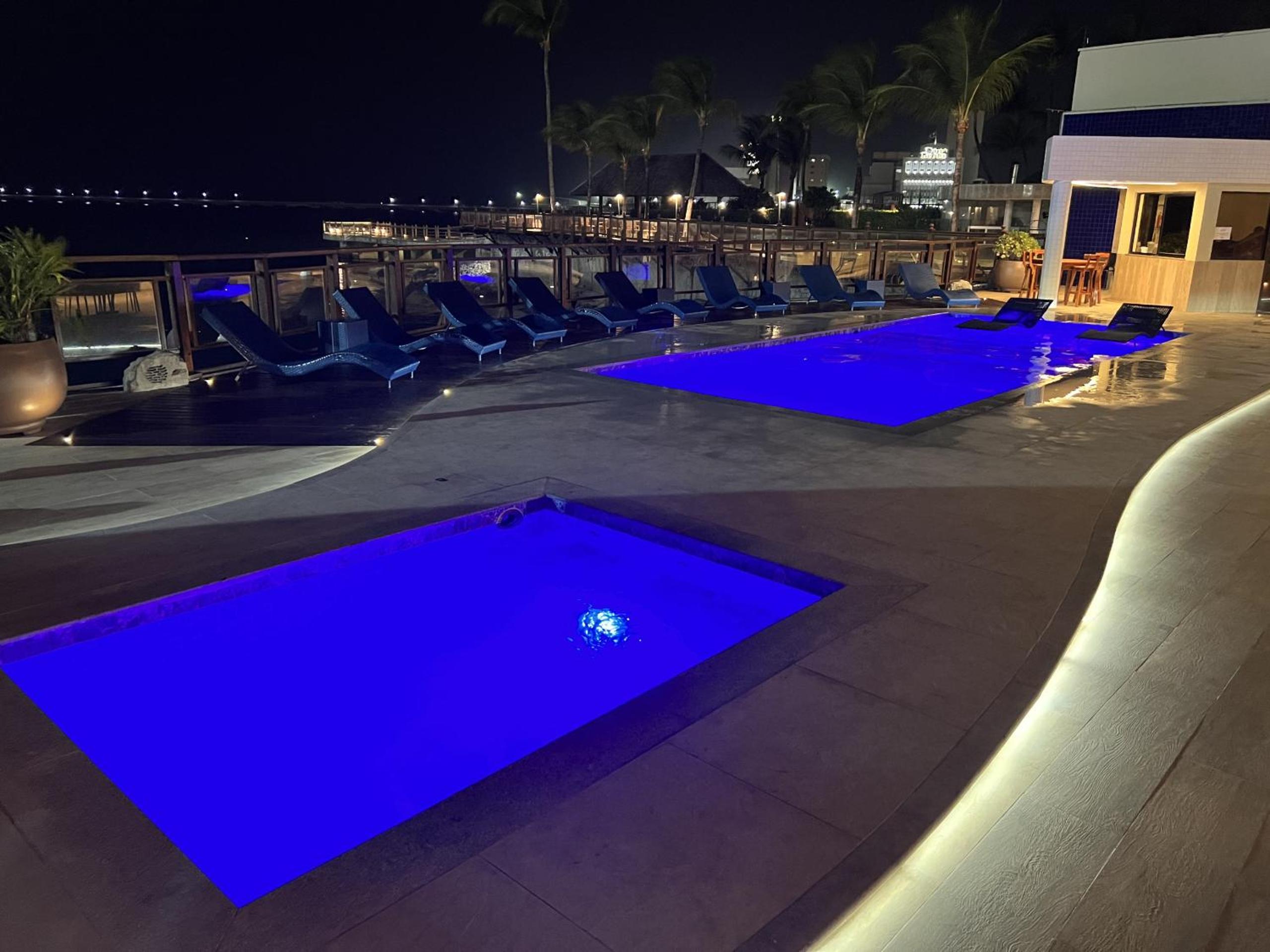 Particular Iate Plaza