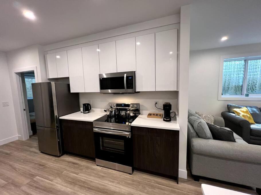 Grand Boulevard Basement Suite
