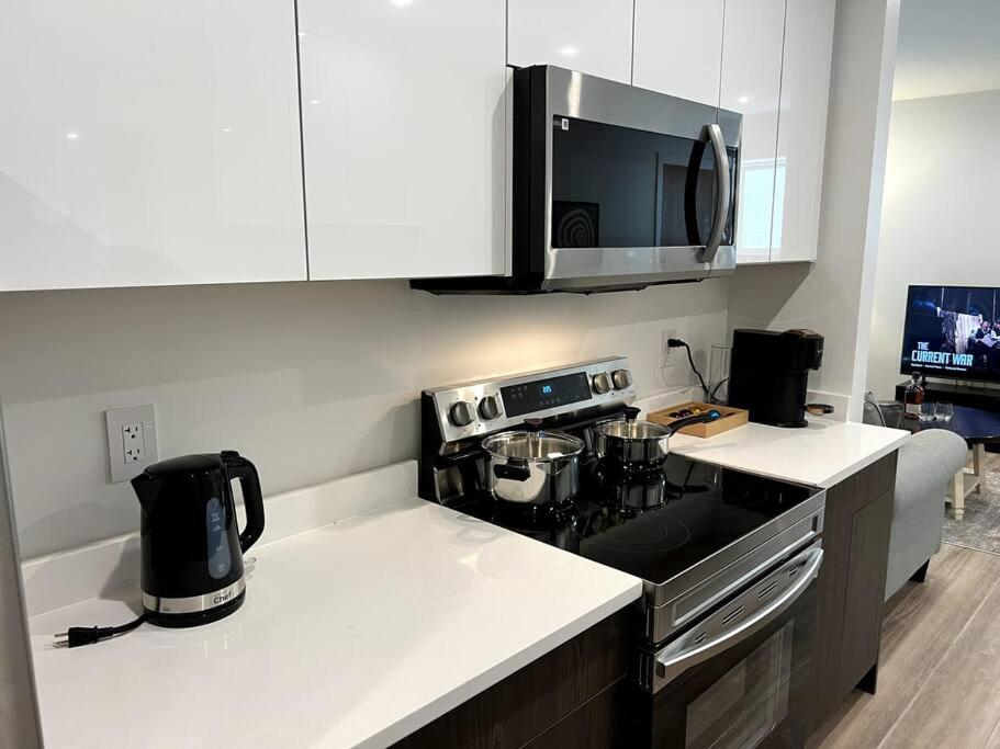 Grand Boulevard Basement Suite