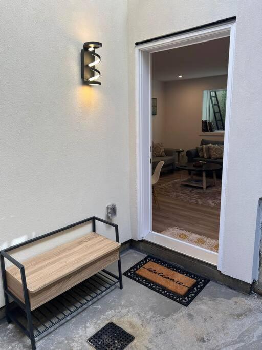 Grand Boulevard Basement Suite