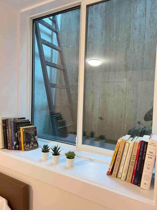 Grand Boulevard Basement Suite