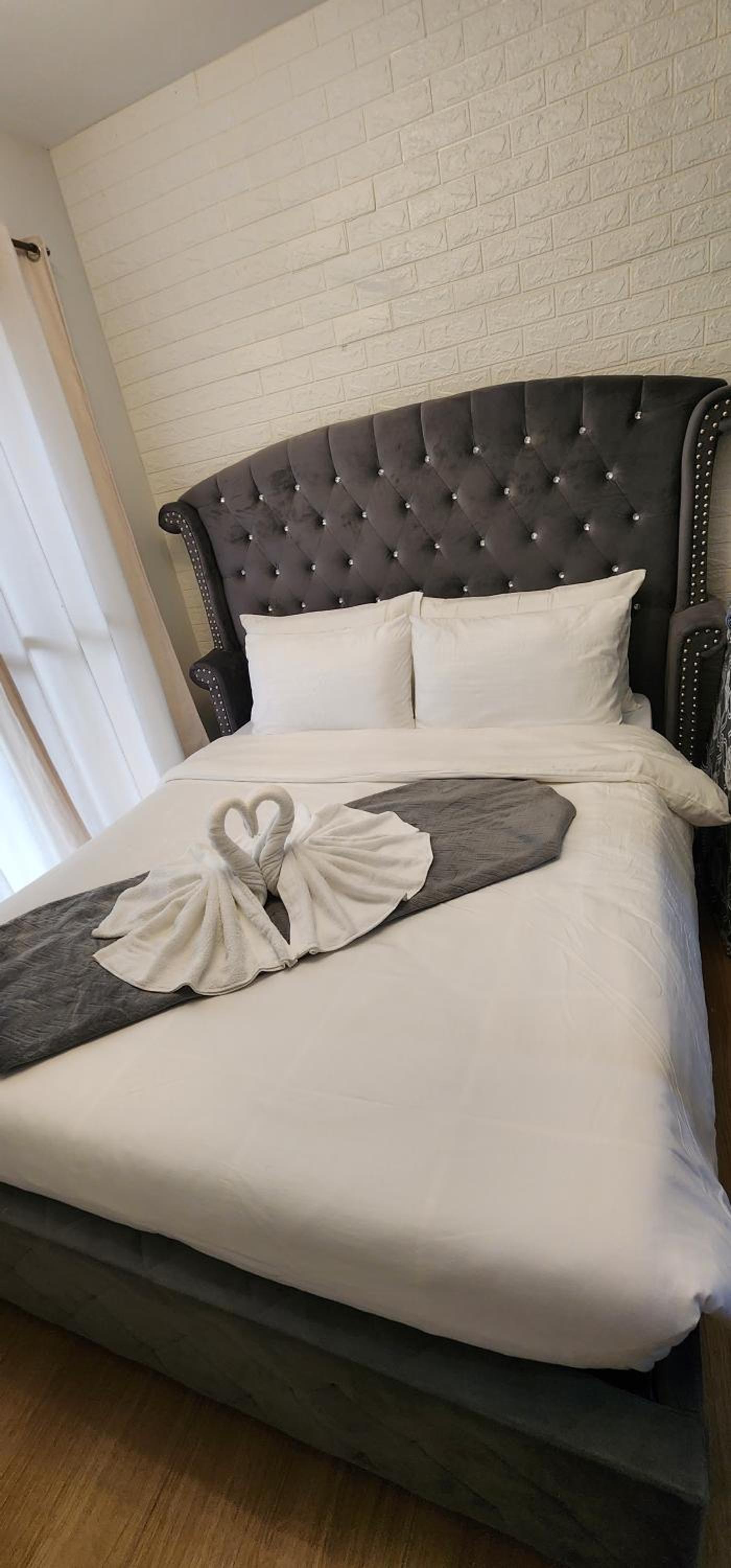 Cozy Condo at Pine Suites Tagaytay with WIFI Netflix & Pool, タガイタイ - 11