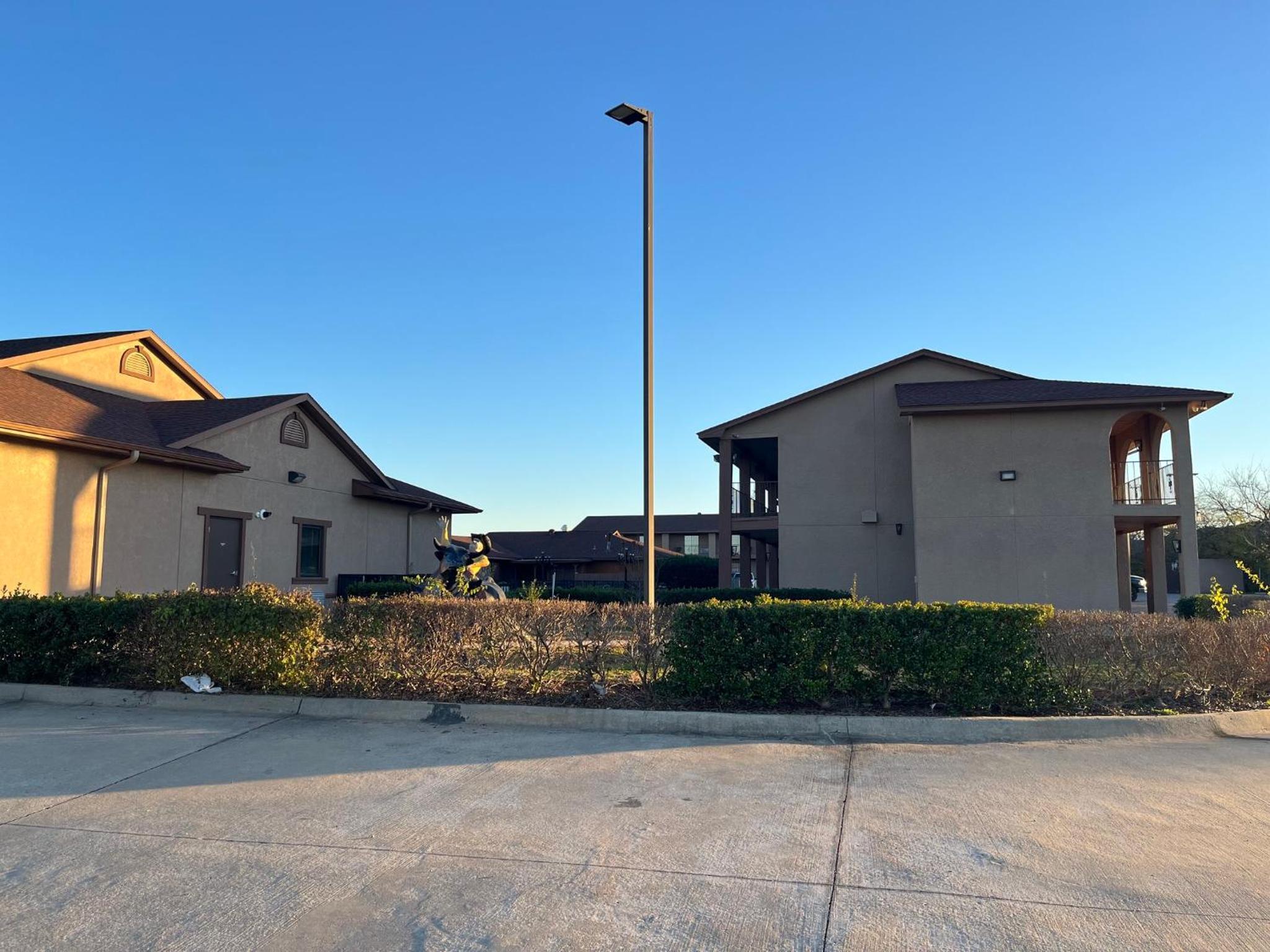 Sulphur Springs Vacations - Red Roof Inn  Suites Sulphur Springs - Property Image 2