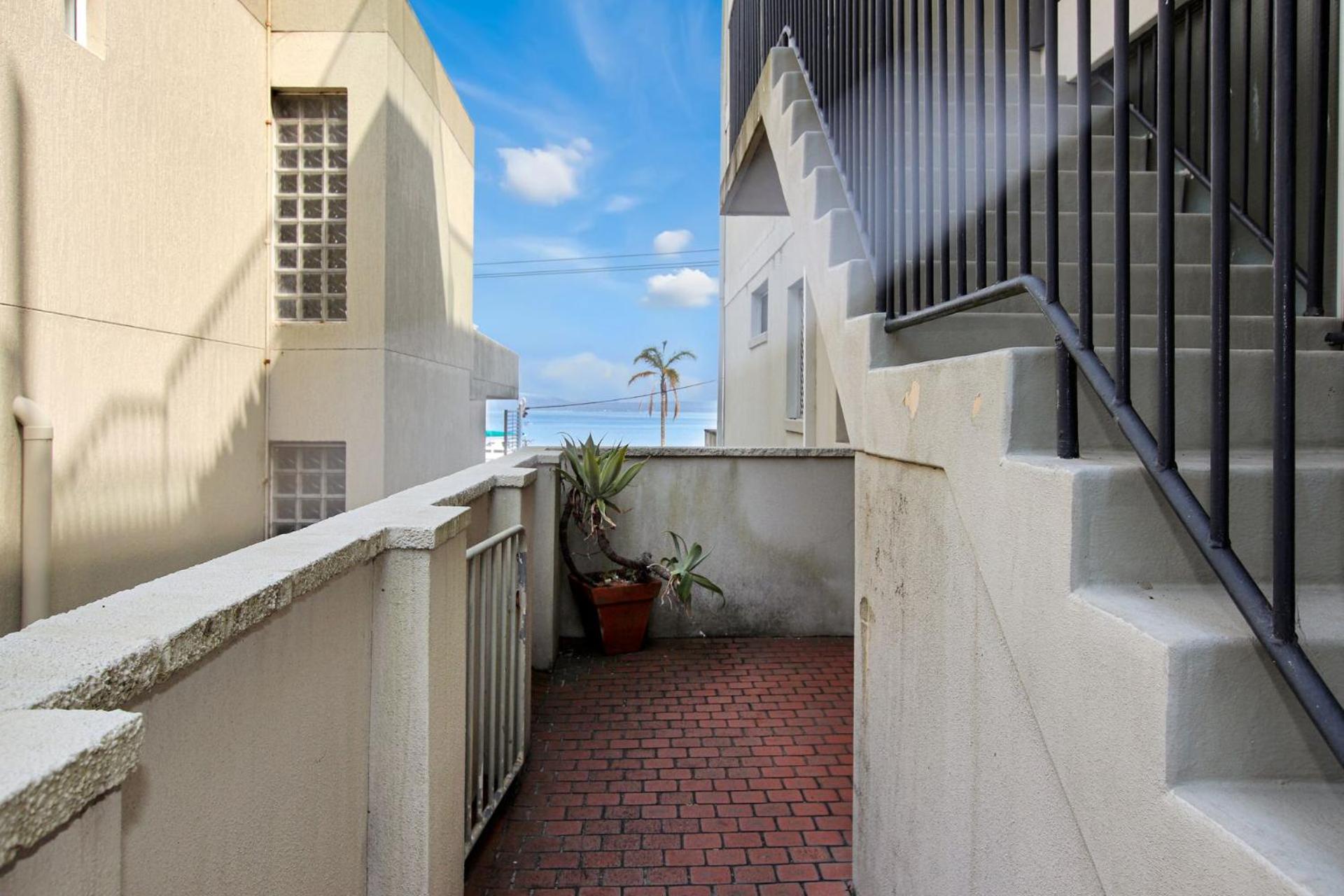 Bayview Towers Unit 1 15 Victoria Parade