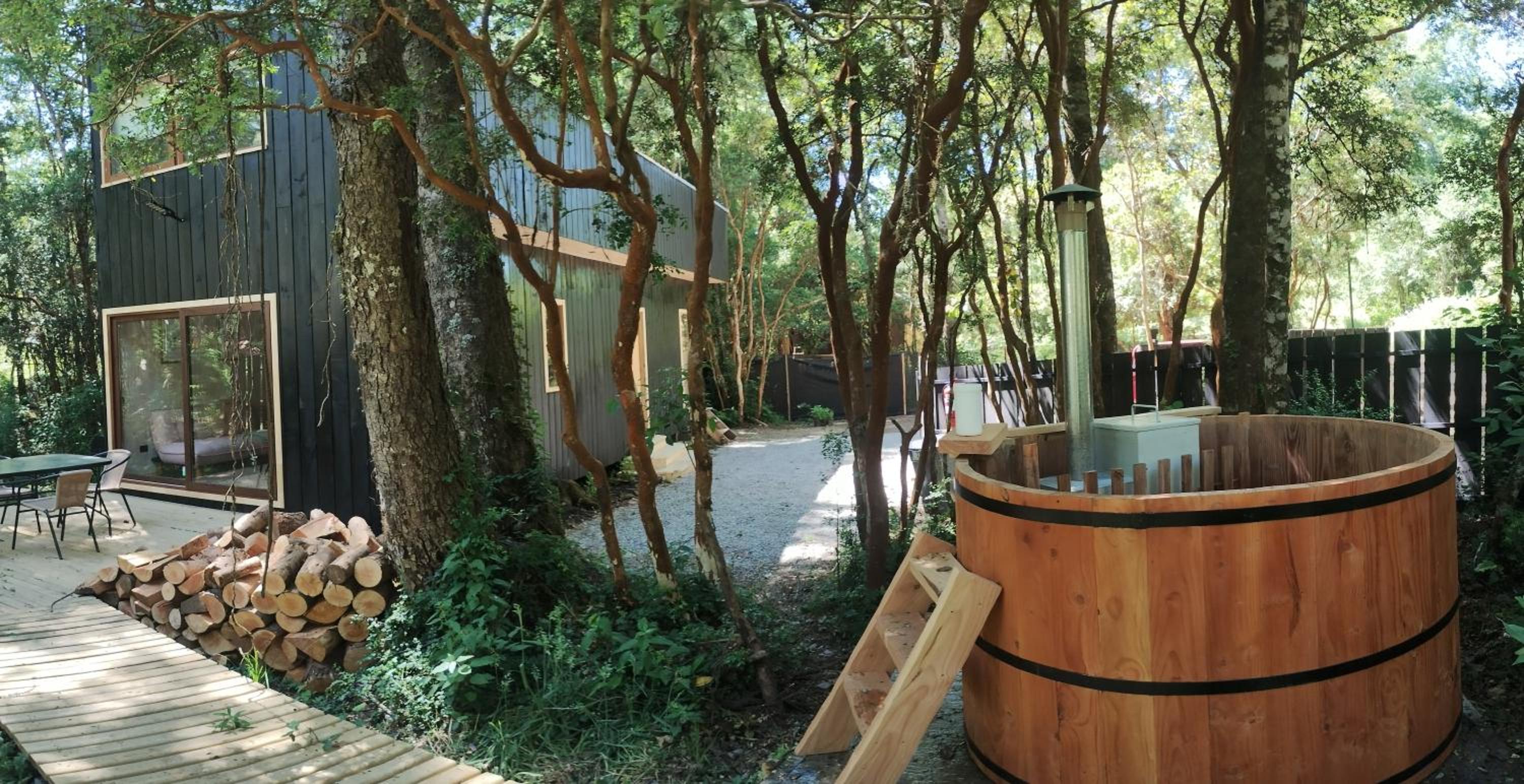 Tree lodge molco