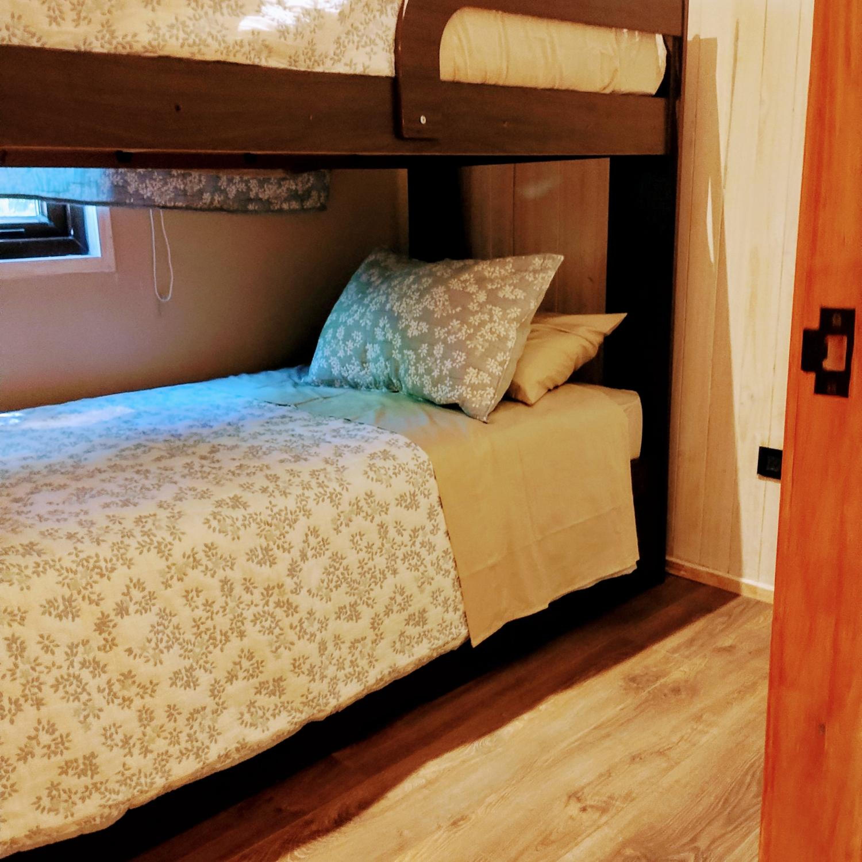 Tree lodge molco
